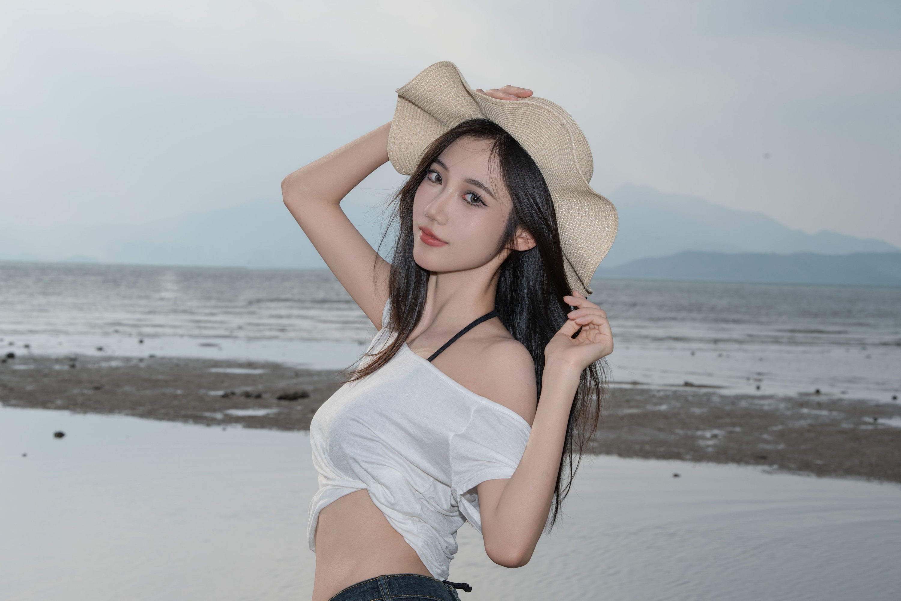 o1ne万 – 《海岸绮梦》[22P]