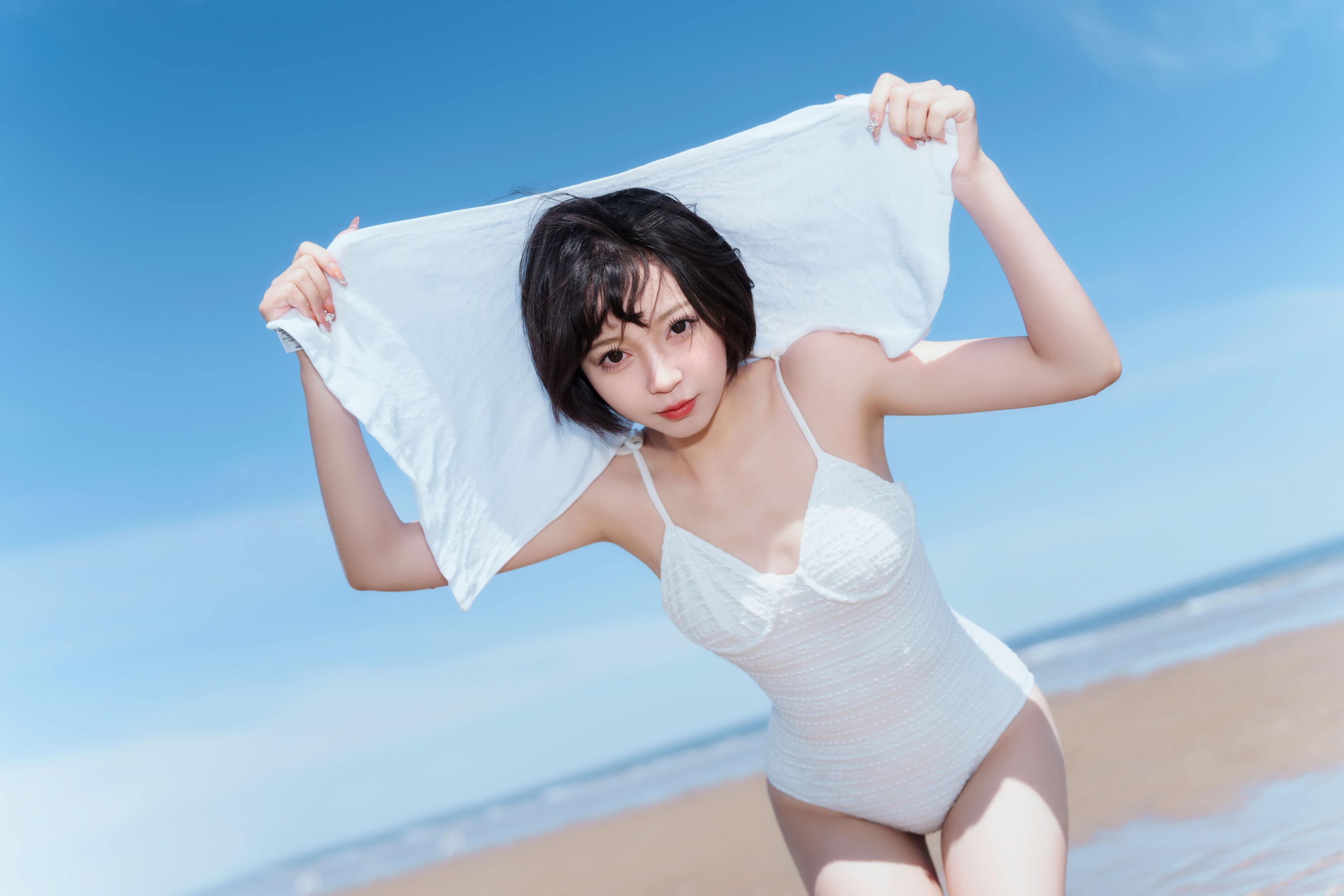 Disexi思宁 – 《沙滩上的一抹白色》[30P]