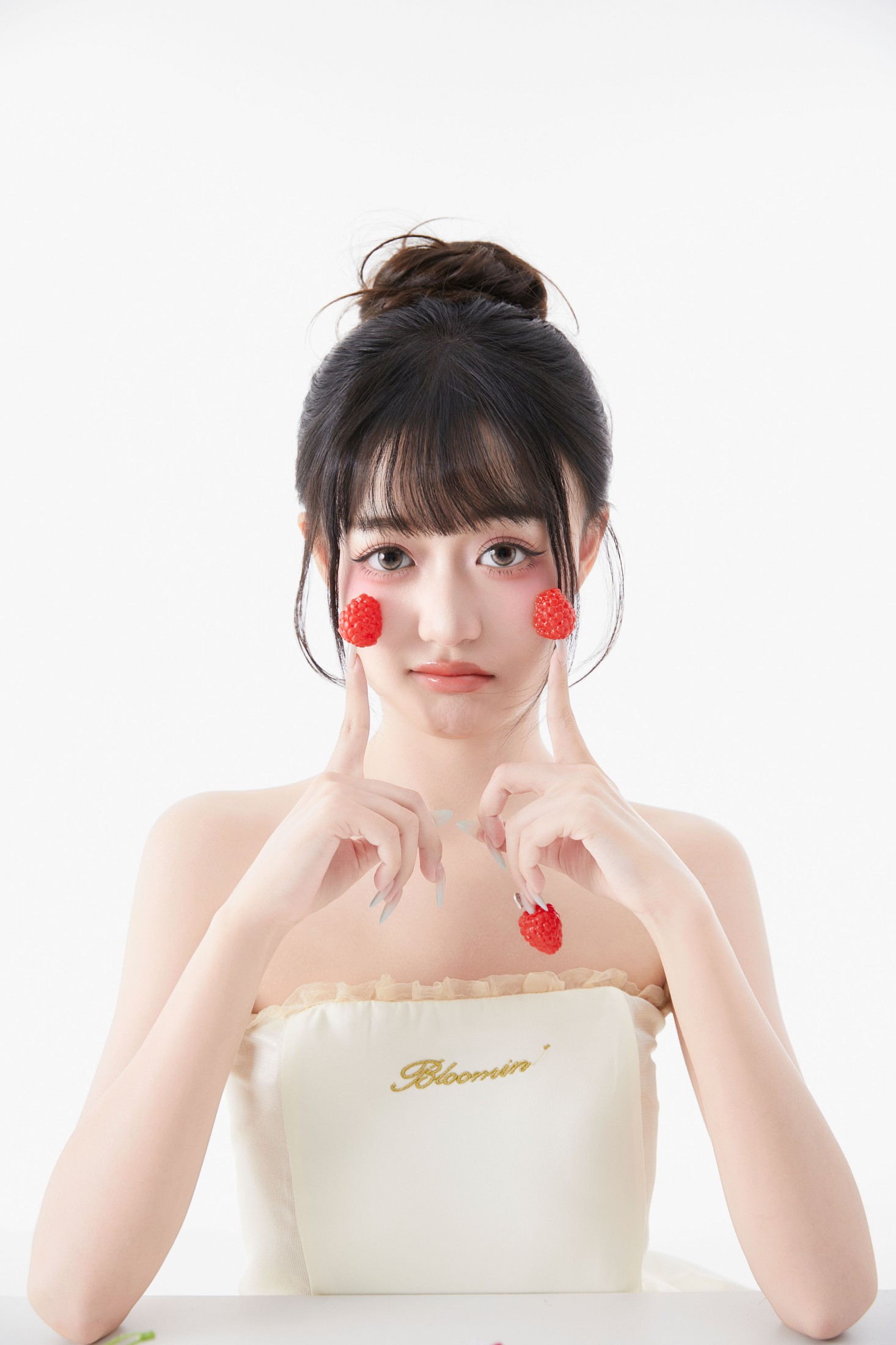 菠萝包 – 《白色蛋糕肖像》[22P]