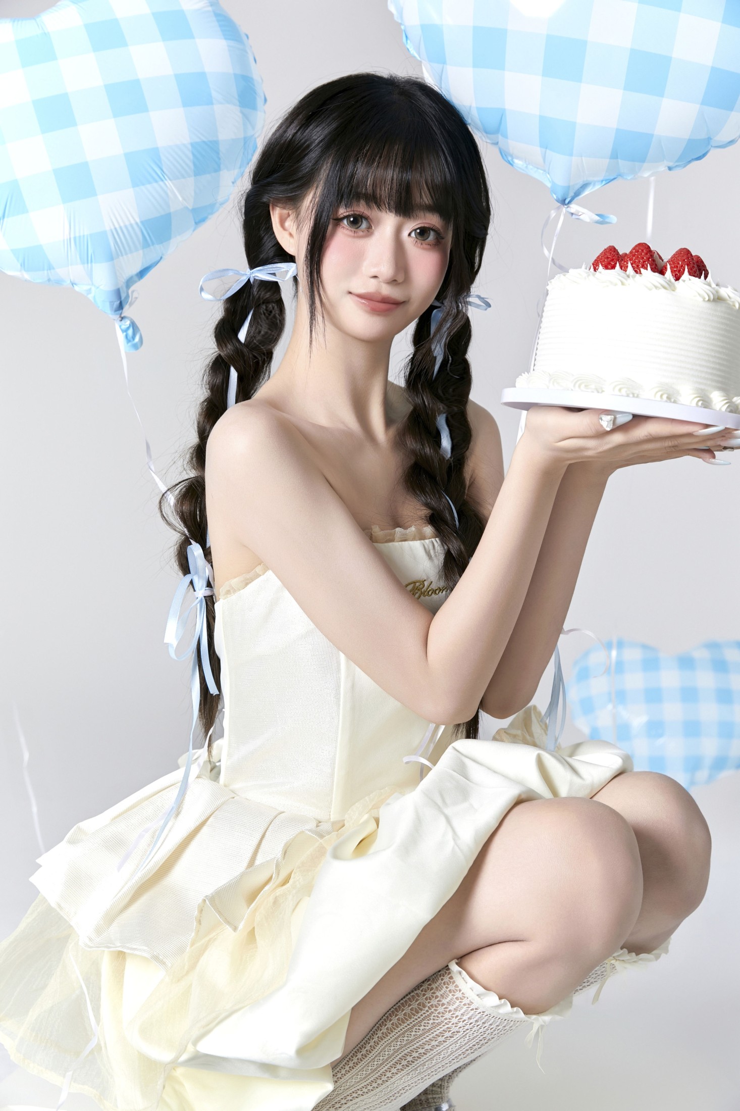 菠萝包 – 《蓝色气球生日写真》[27P]