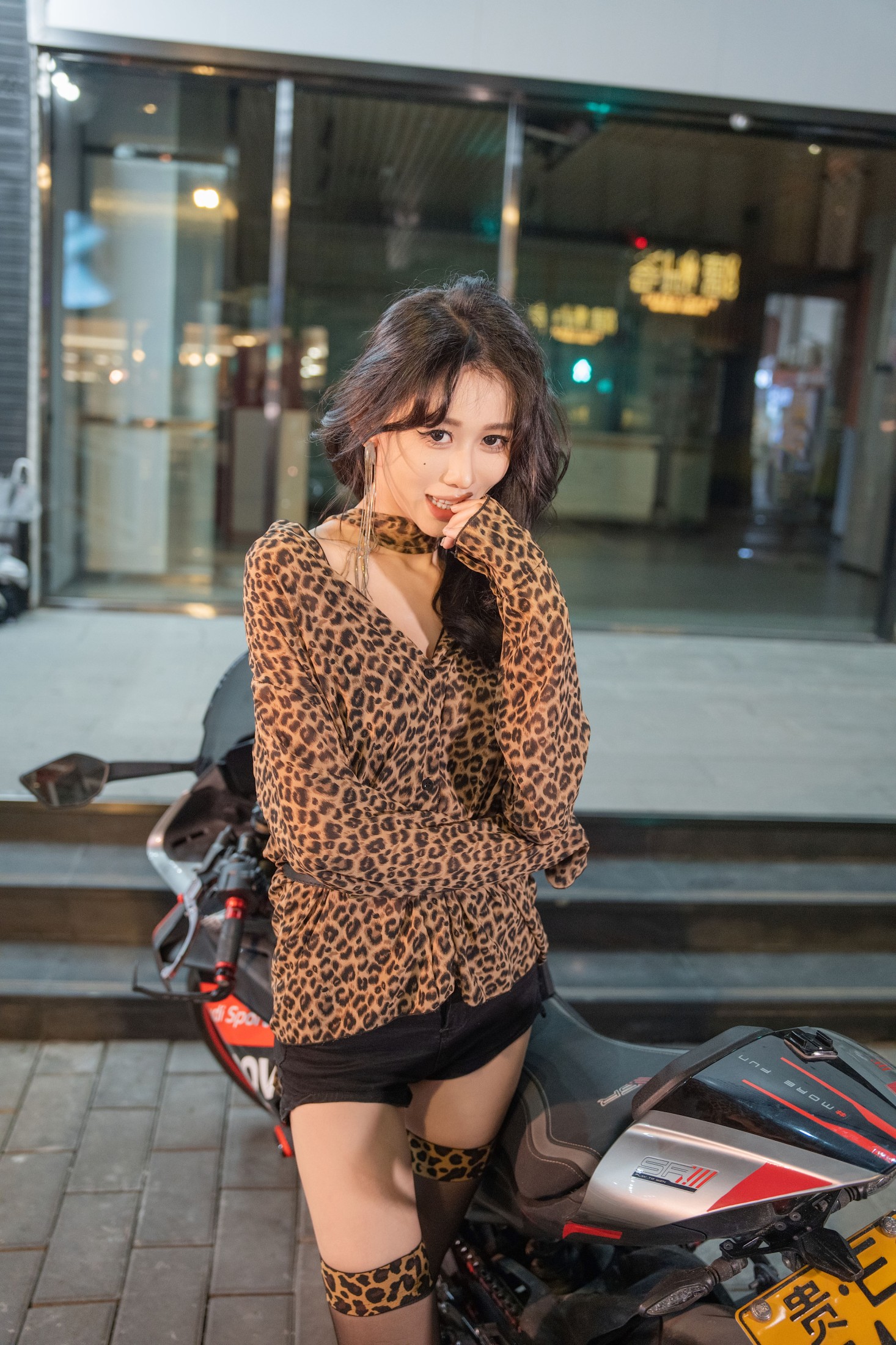 叫我GG – 《豹纹女郎》[22P]