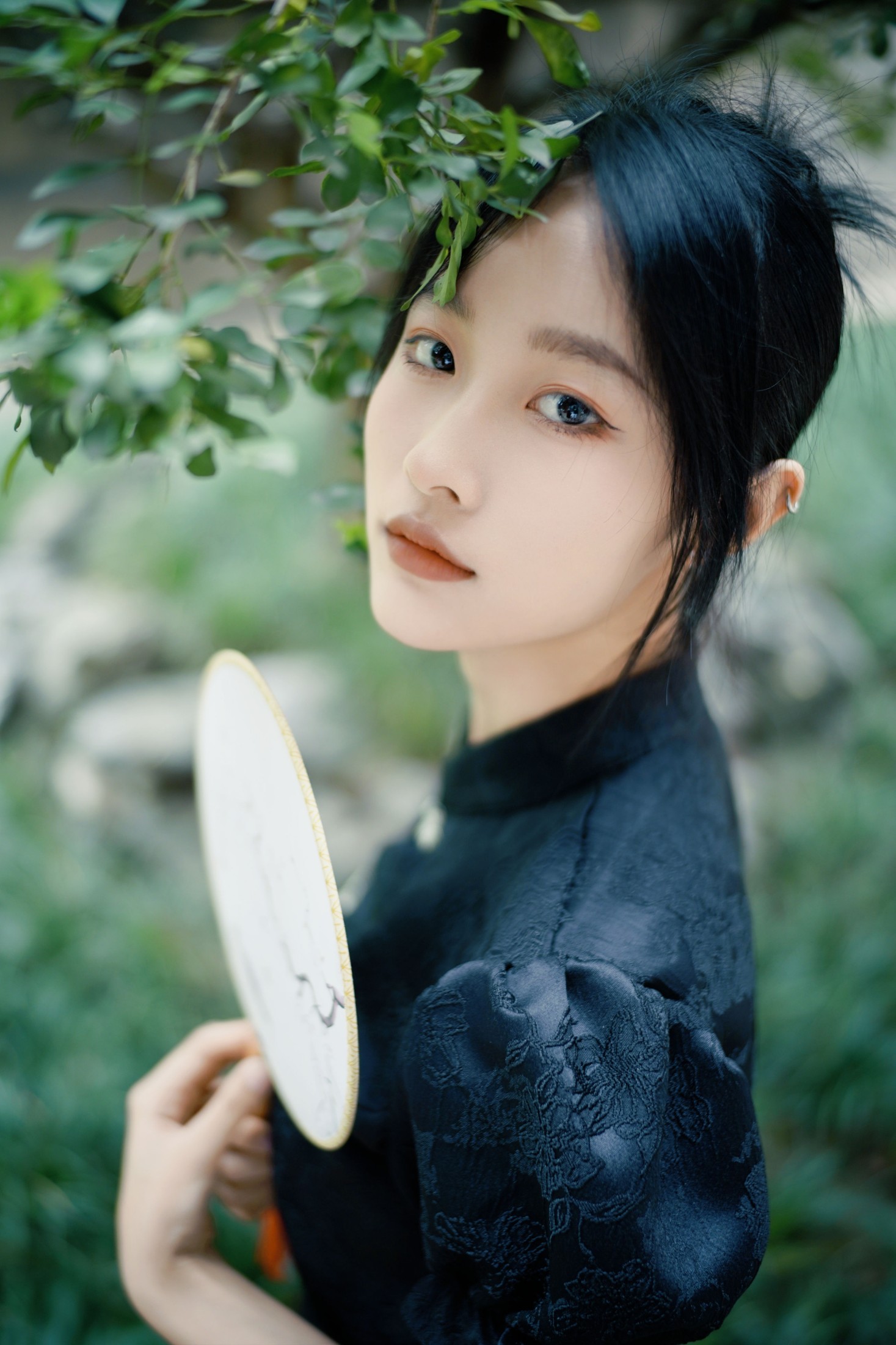 欣欣 – 《娴静犹如花照水》[26P]