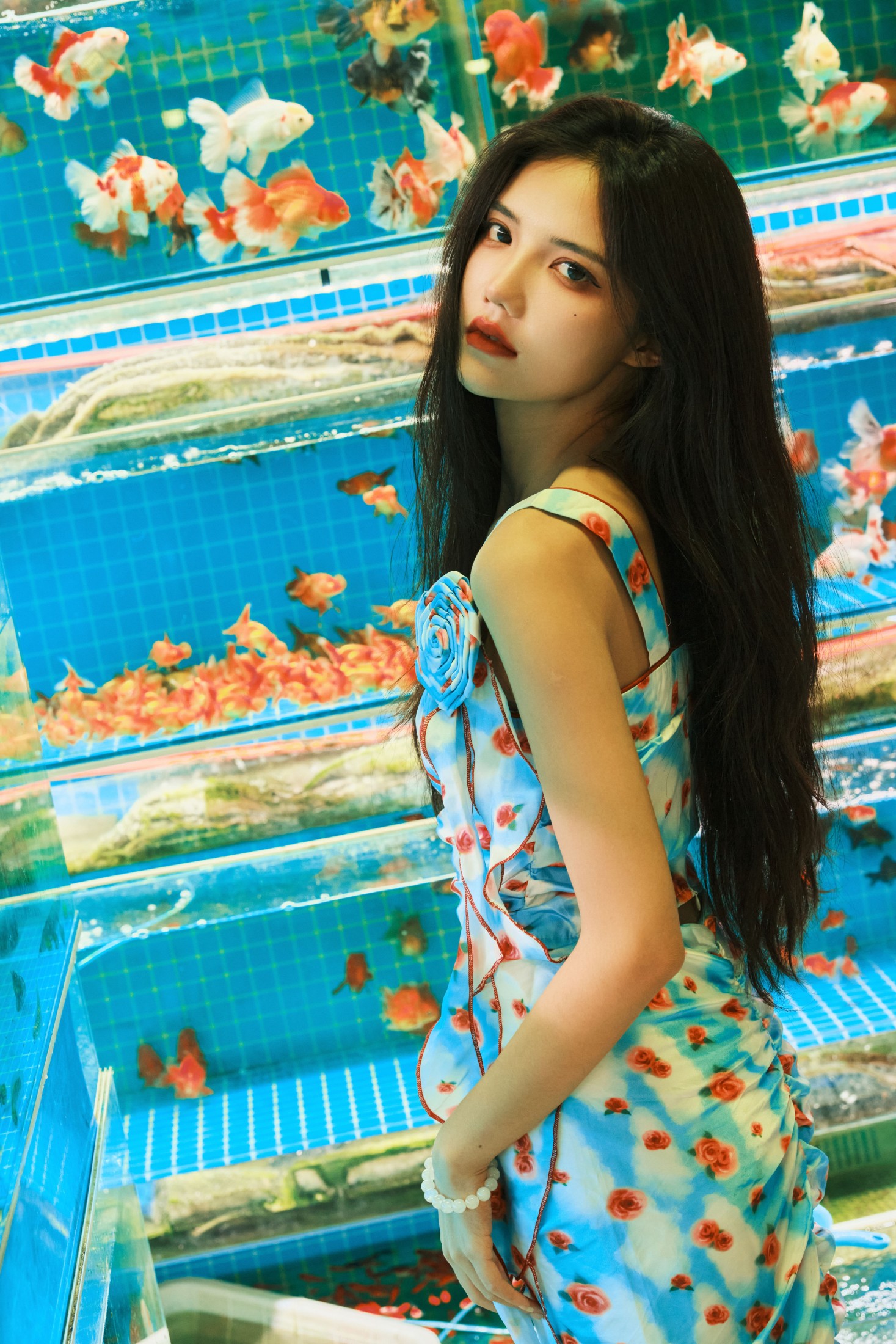 多米Domy – 《港风鱼市》[22P]