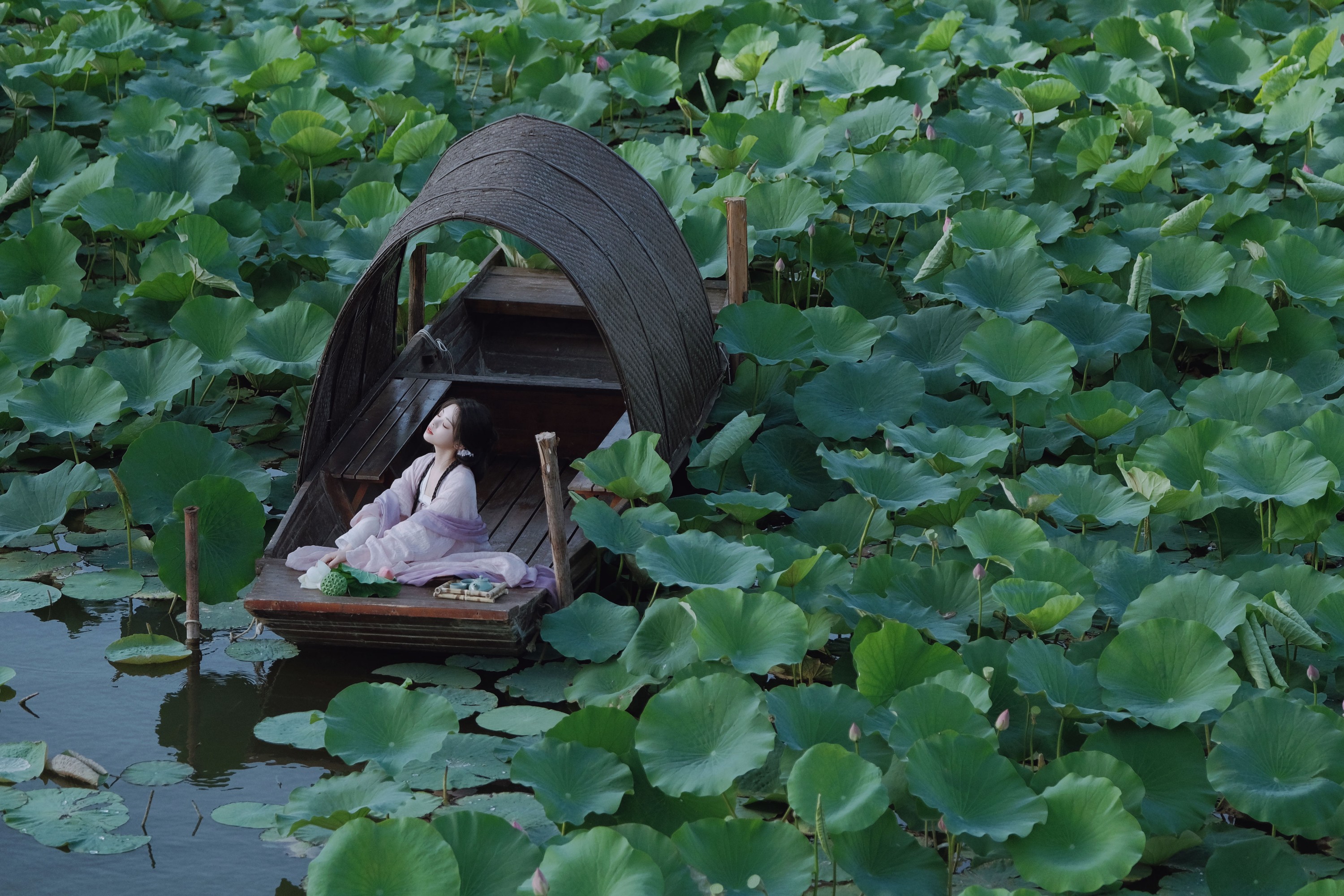 瑶瑶 – 《荷》[17P]