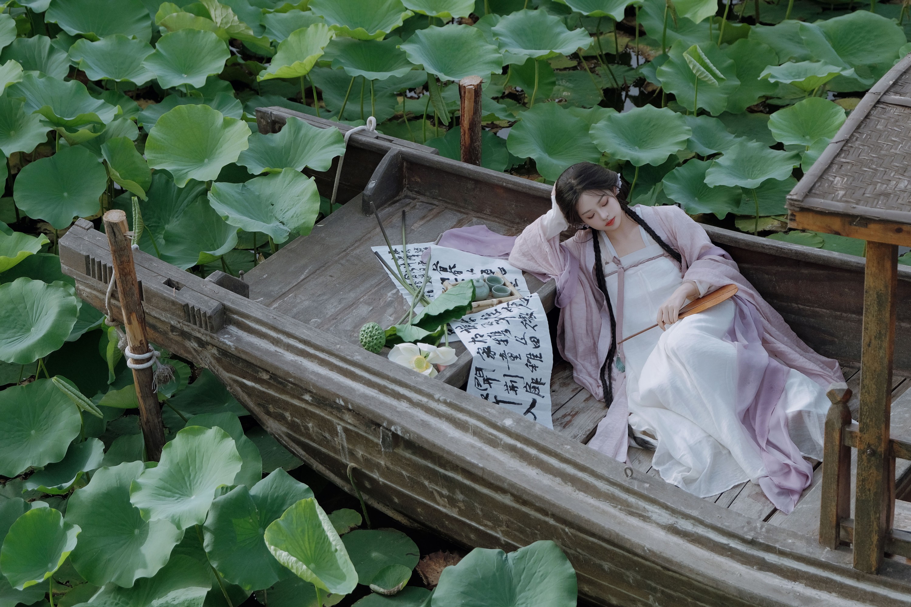 瑶瑶 – 《荷》[17P]