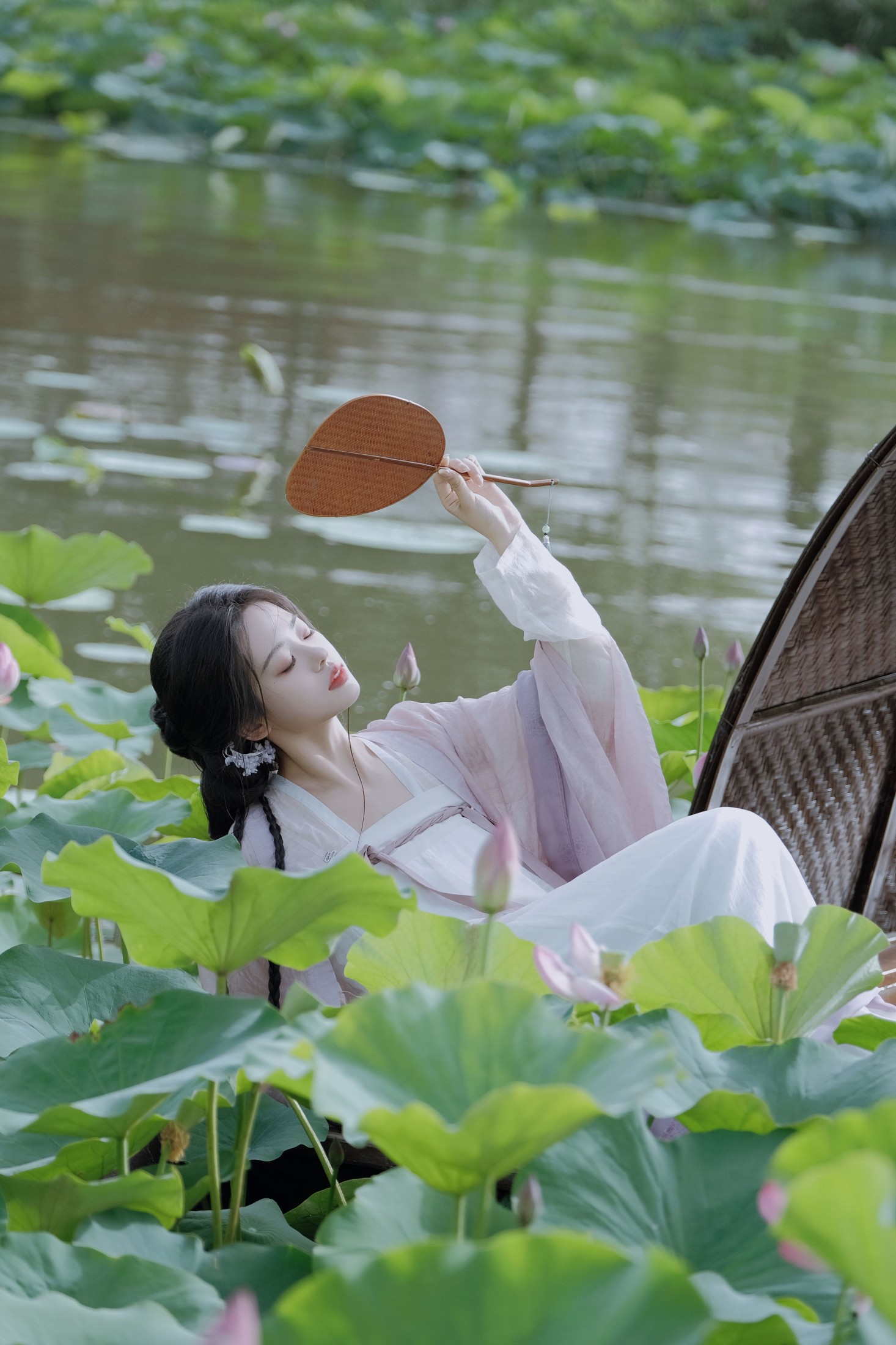 瑶瑶 – 《荷》[17P]