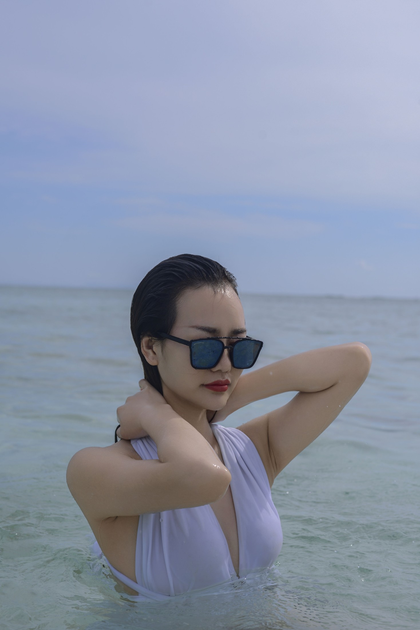 钟钟 – 《Coastal  Beach》[17P]