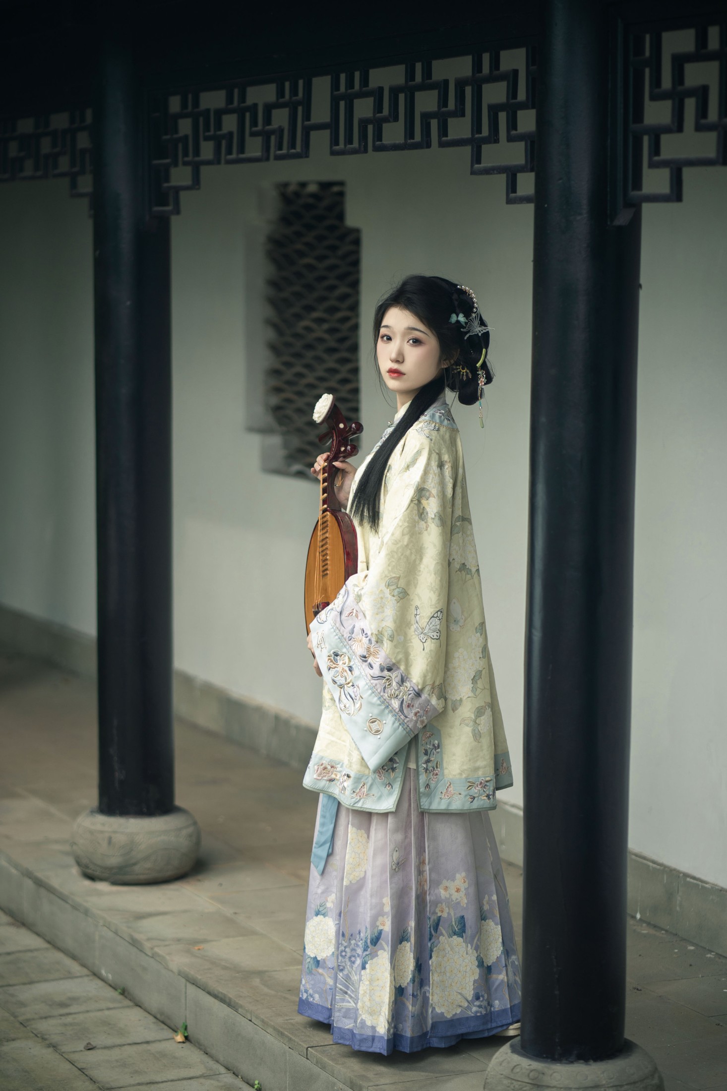 梓瑜 – 《笼中鸟》[18P]