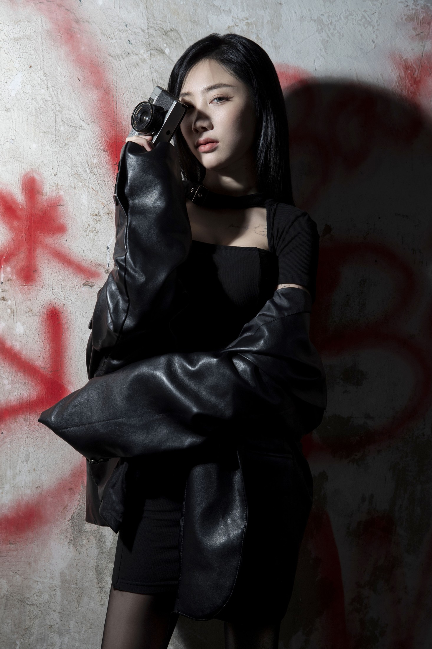 徐徐 – 《黑山》[39P]