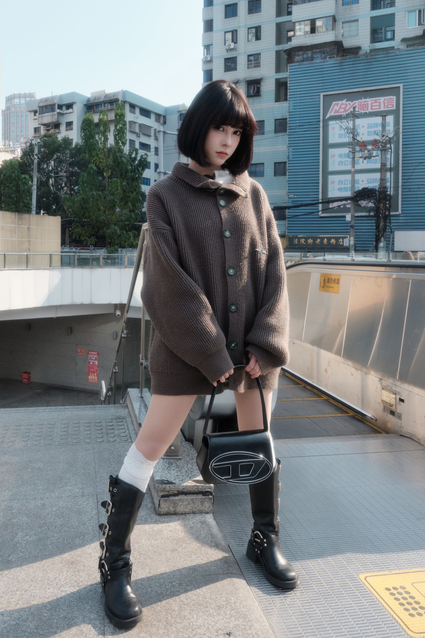 悲伤薯条555 – 《冬日街拍》[22P]