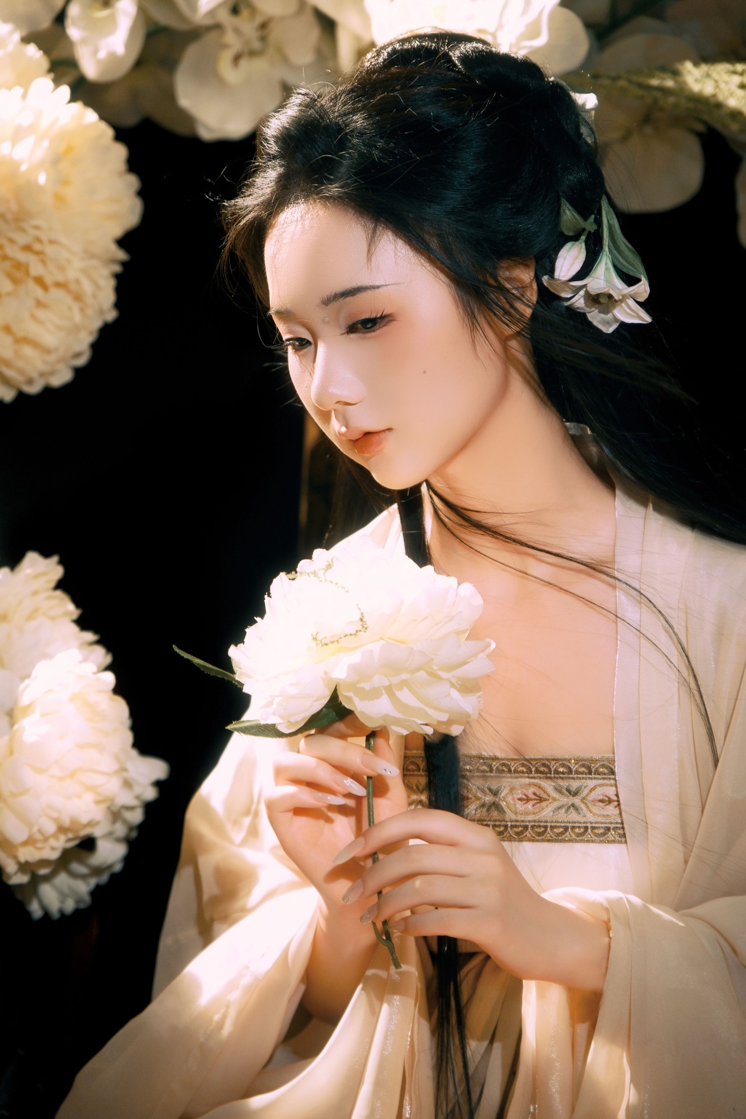 人贵雨儿 – 《花下怜》[22P]