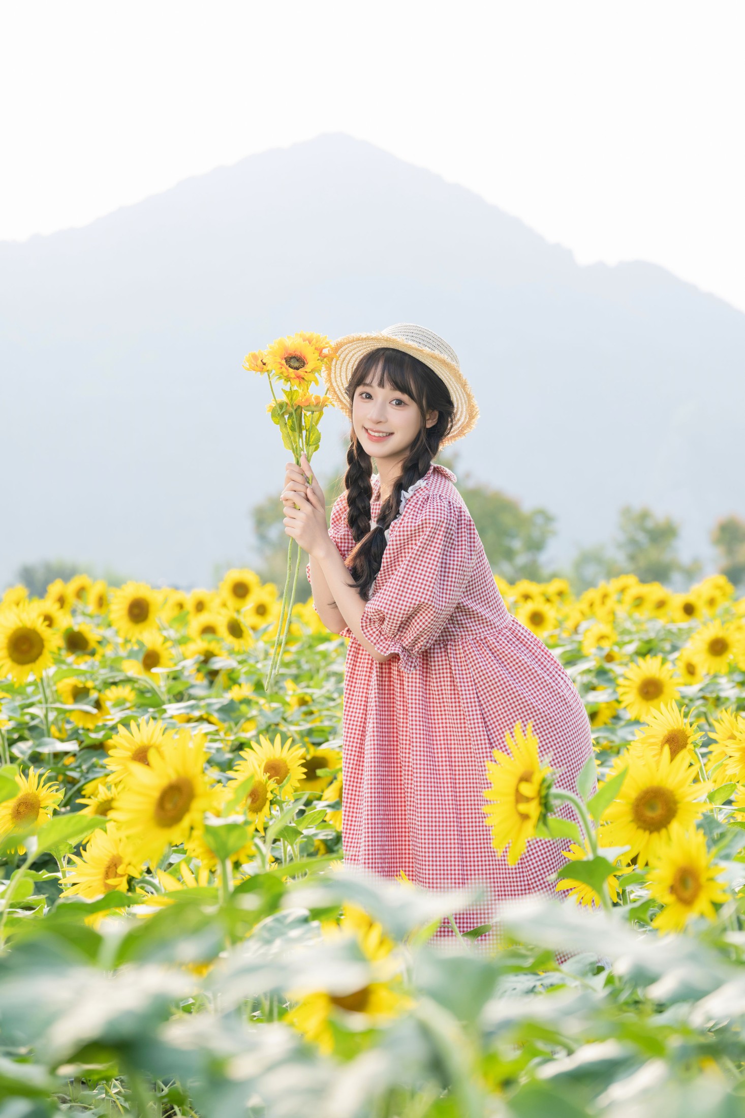 夏芋小年 – 《向日葵》[30P]