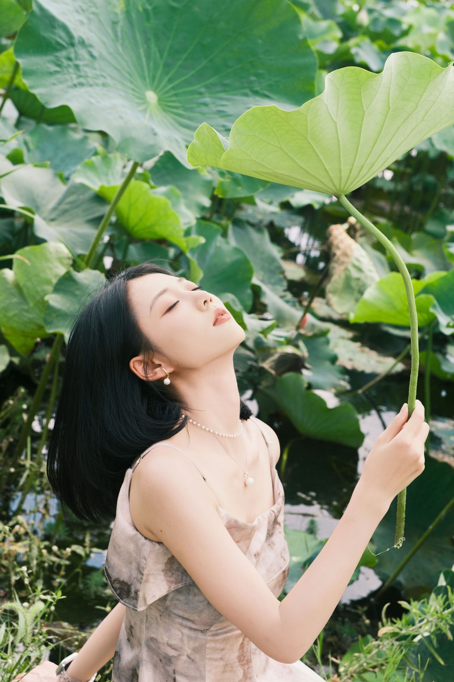 李悦 – 《那年夏荷》[21P]