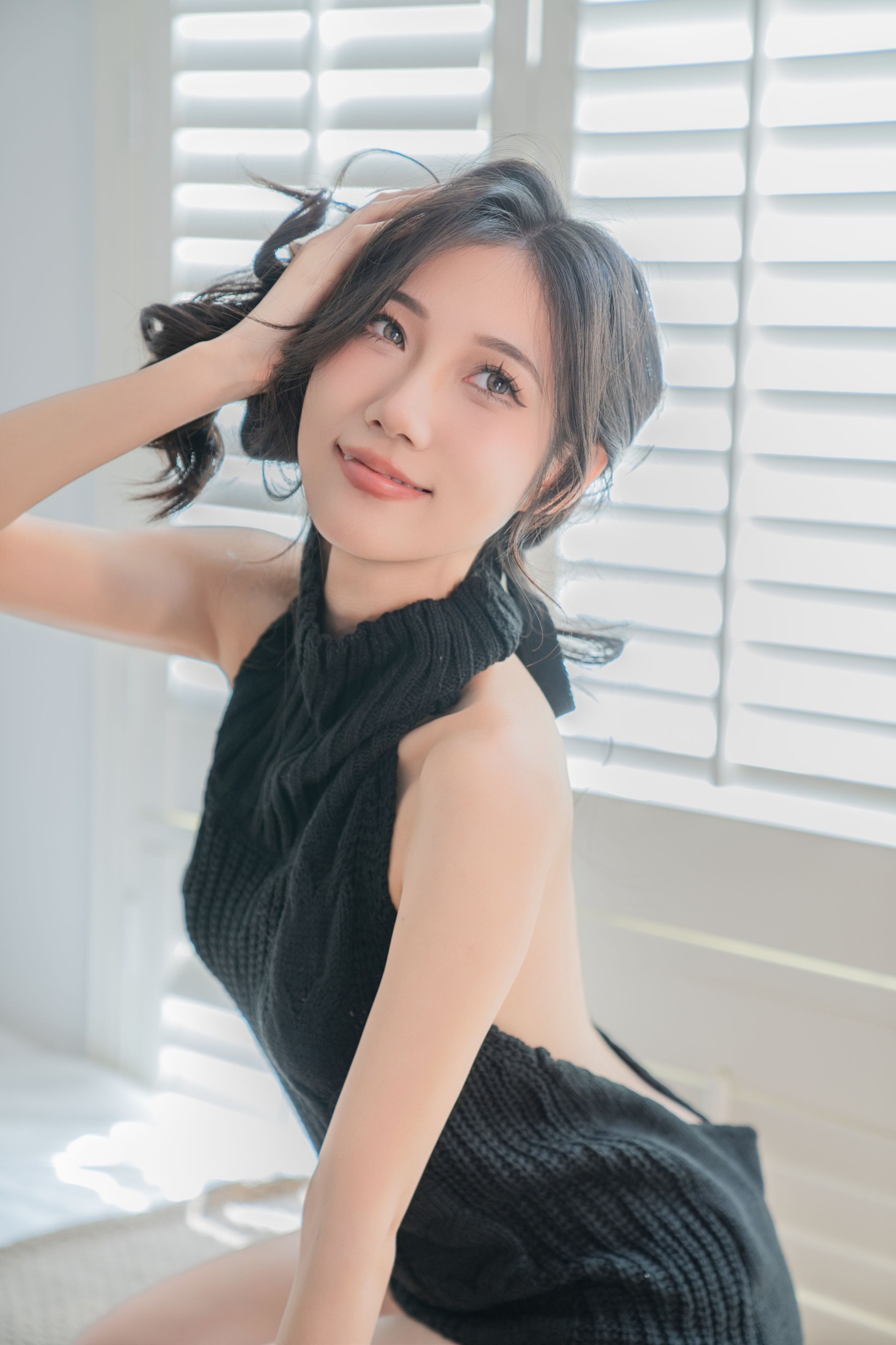 o1ne万 – 《黑色毛衣》[22P]