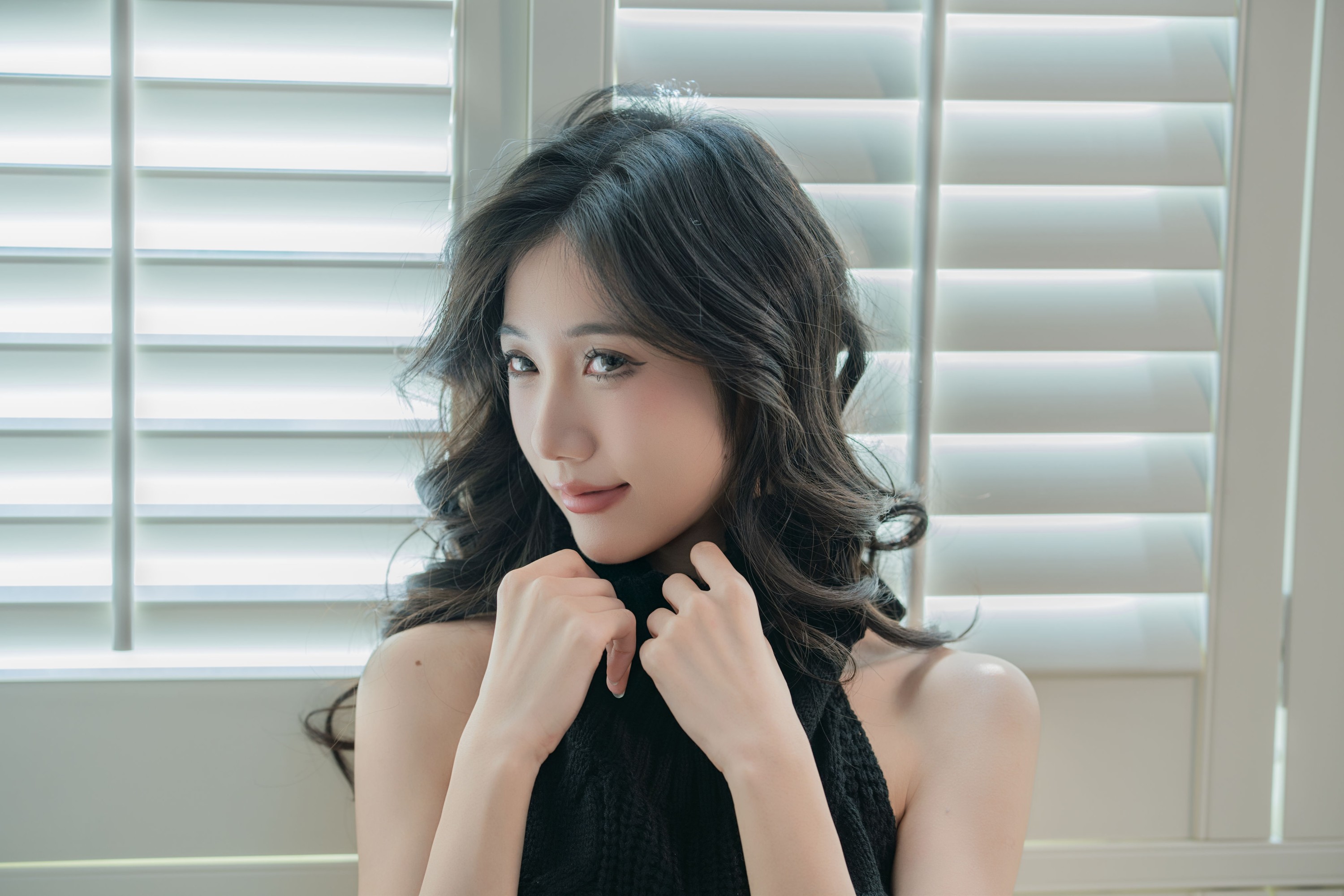 o1ne万 – 《黑色毛衣》[22P]