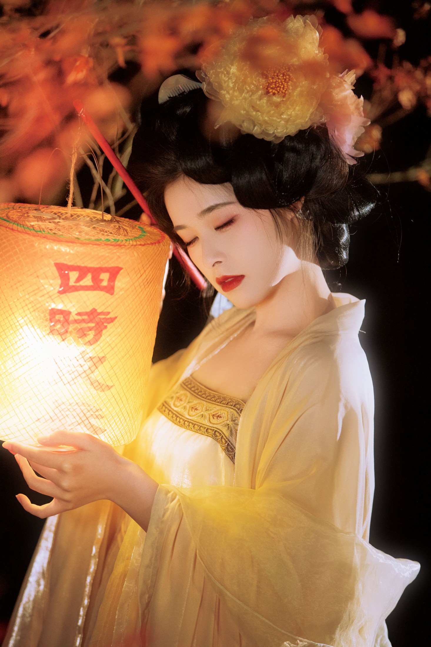 恬恬圈圈 – 《枫霜》[25P]