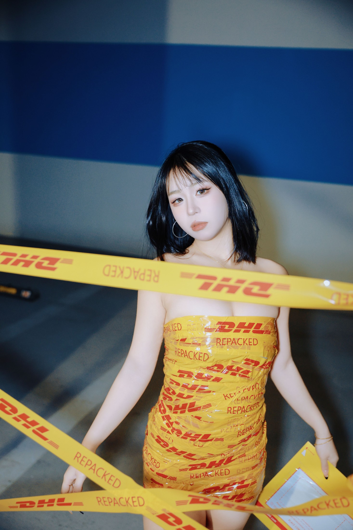 王哪跑¹¹⁰⁶ – 《胶带风写真》[27P]