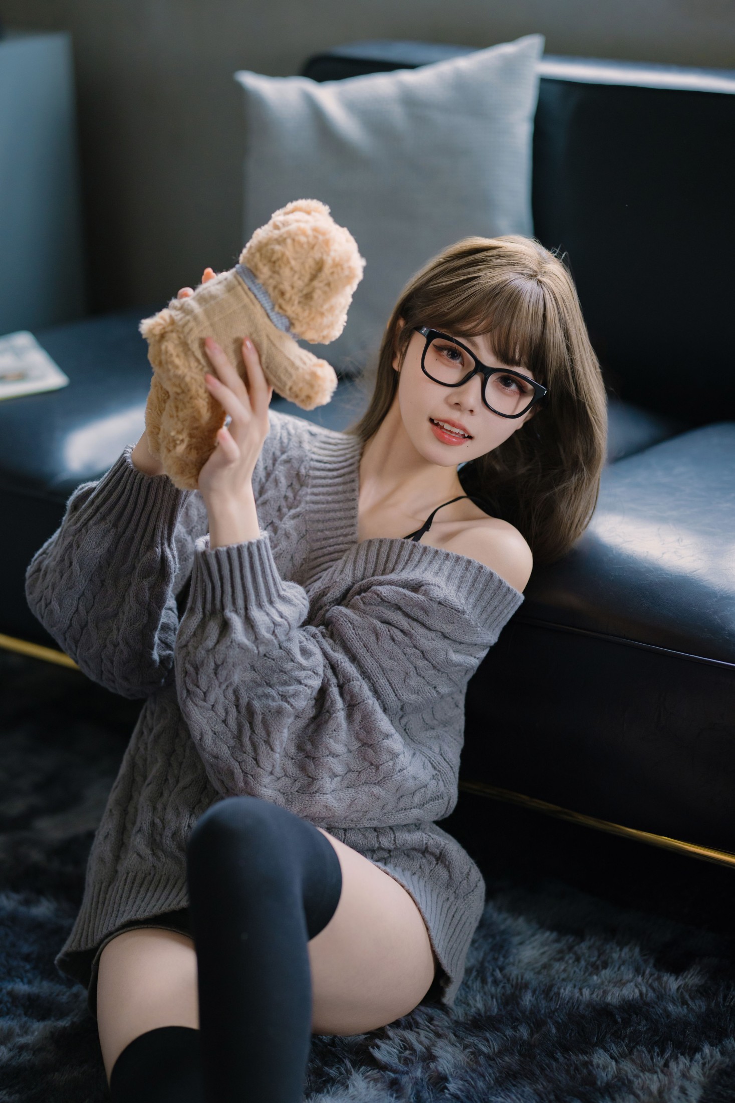 梨大王 – 《灰色心情》[24P]