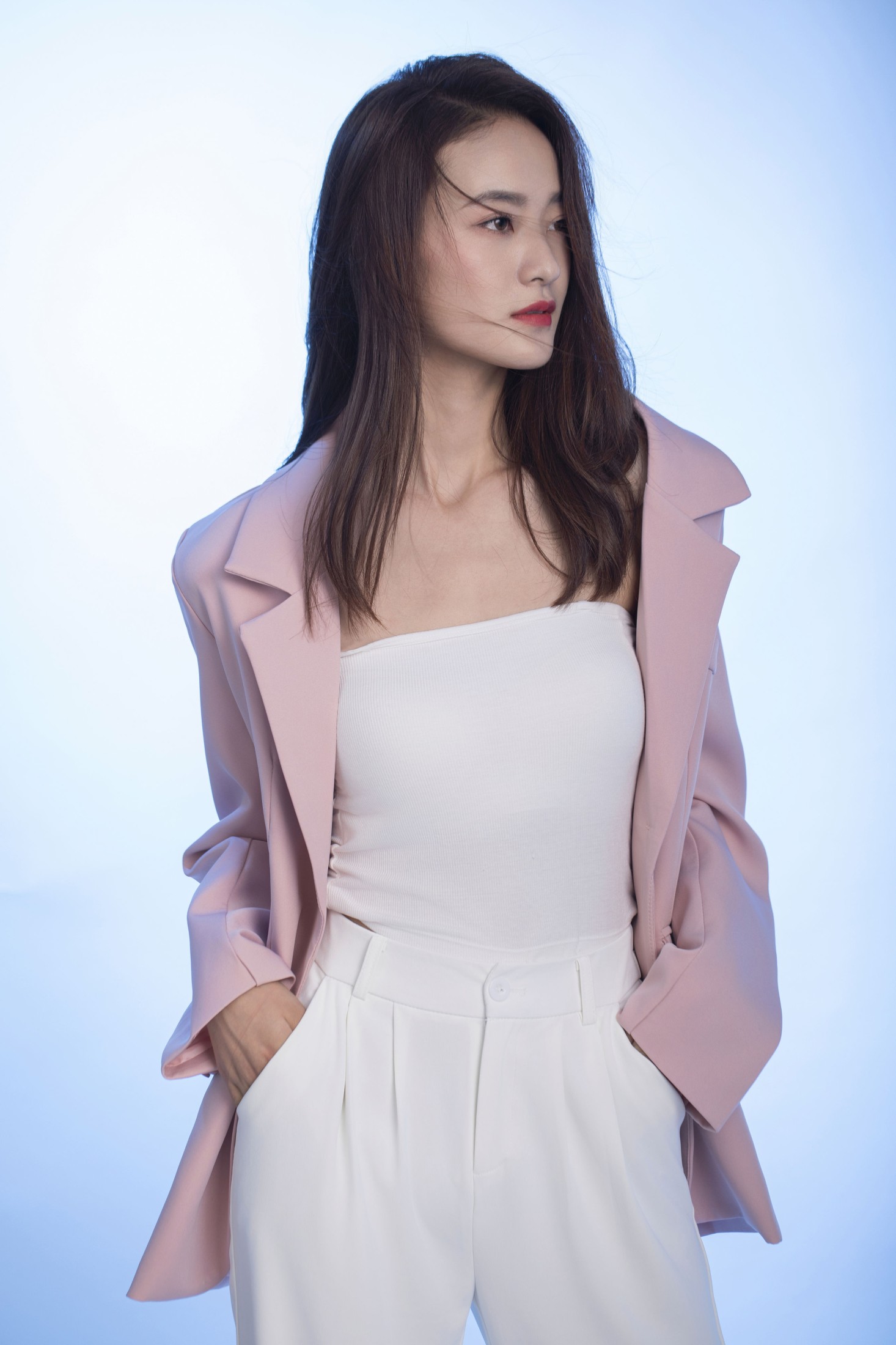 周旭旭 – 《蓝光》[24P]