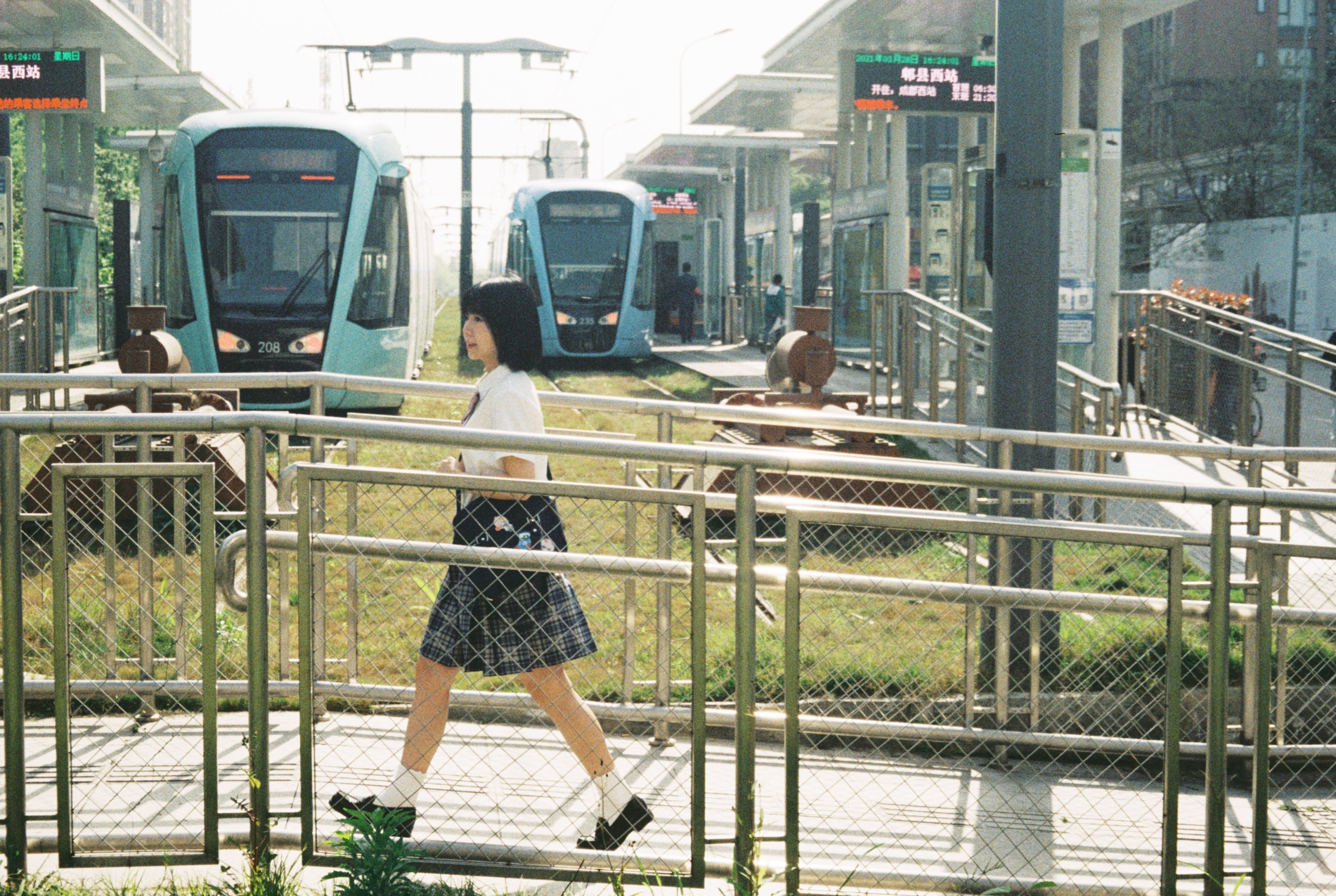 洛洛 – 《路边》[16P]