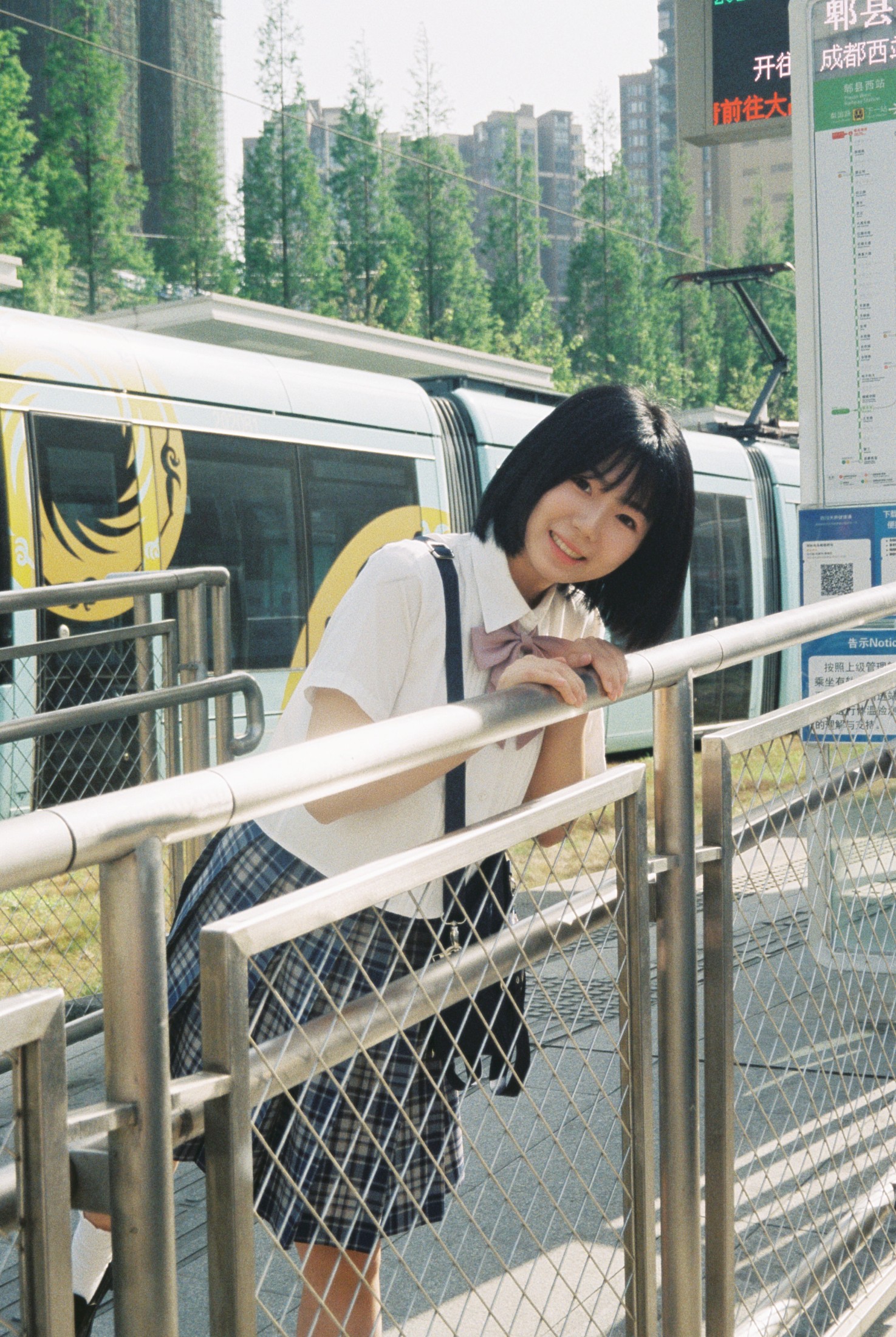 洛洛 – 《路边》[16P]