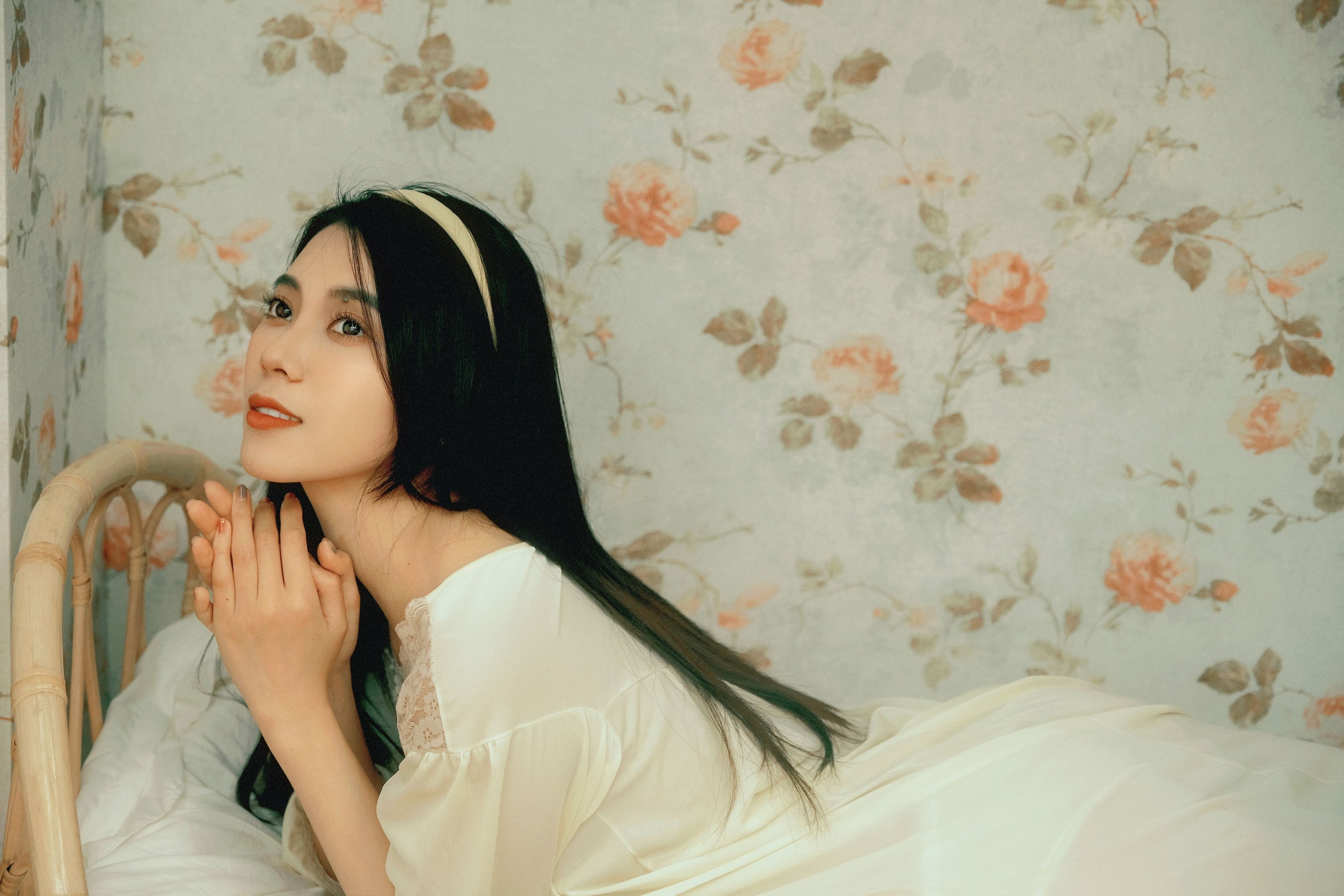 拍拍 – 《复古女孩》[15P]