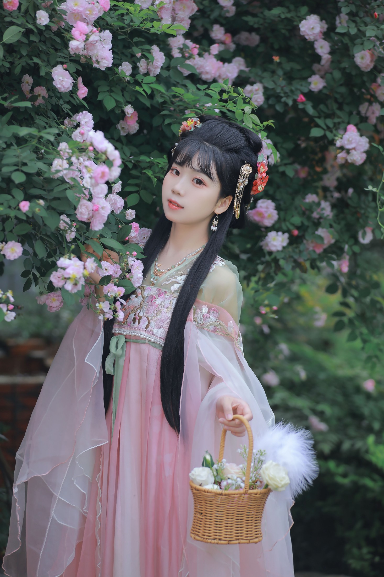 周周Ay – 《花丛少女》[21P]