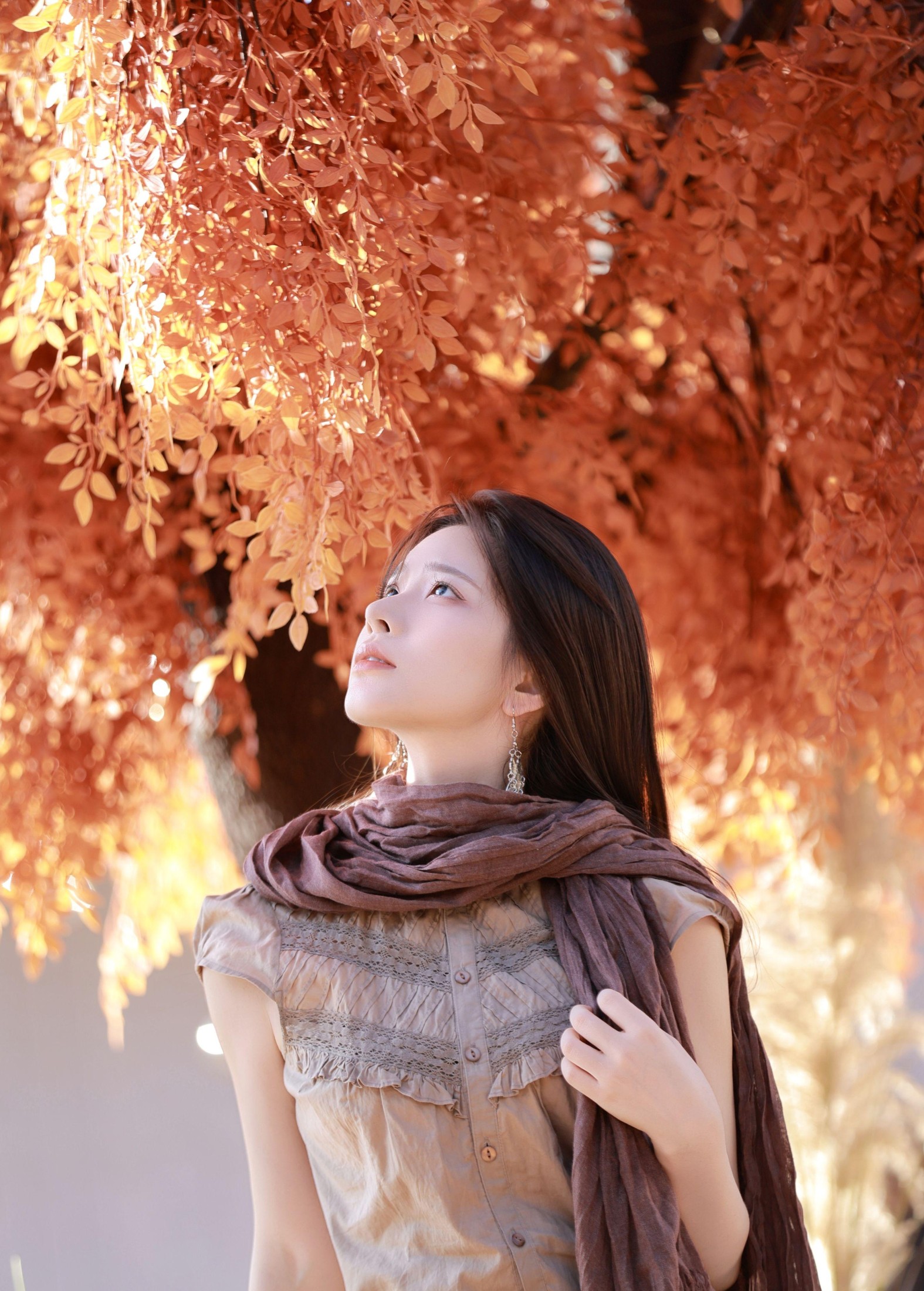 梁尘 – 《她和猫咪》[19P]