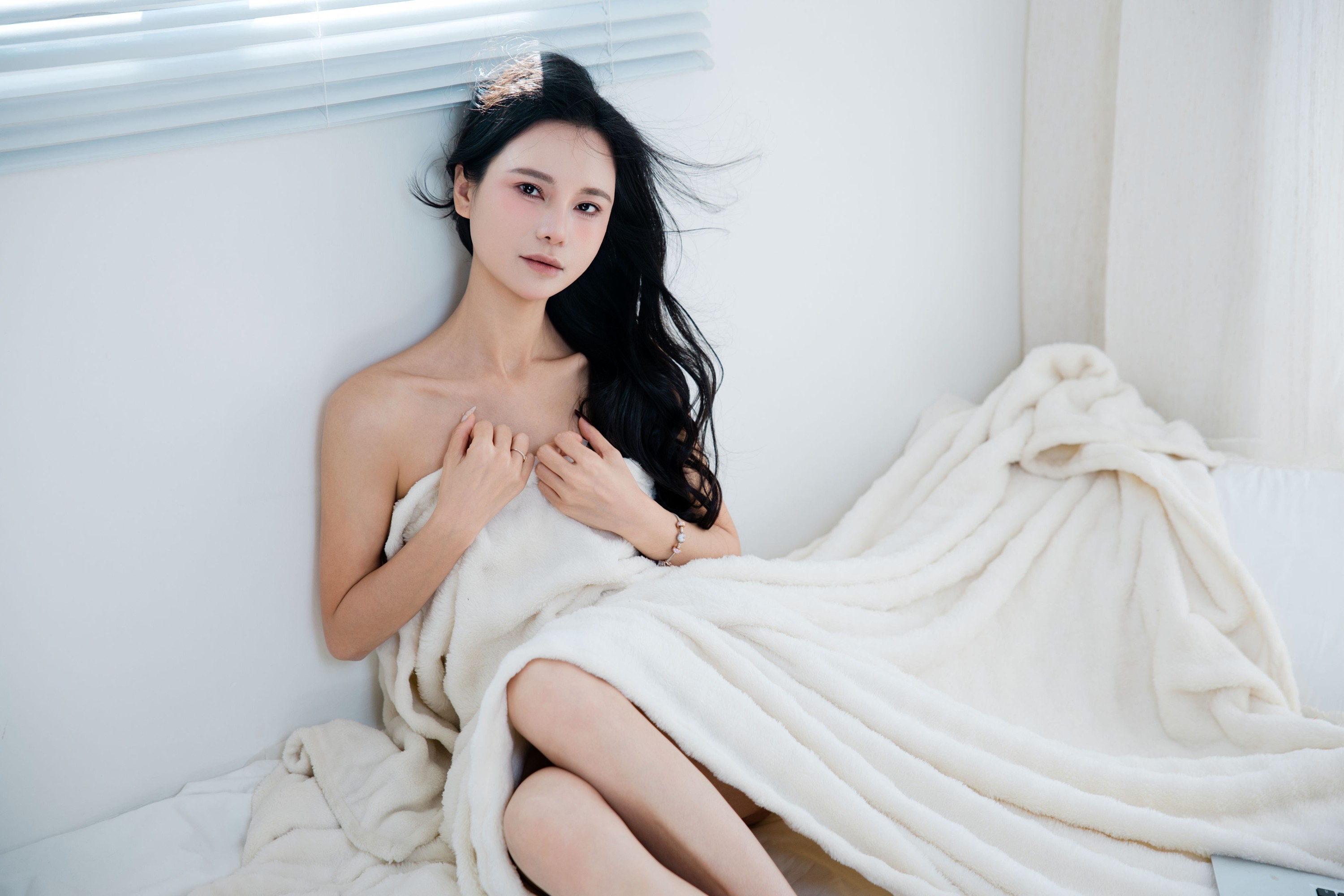 莎莎 – 《失恋的少女》[13P]