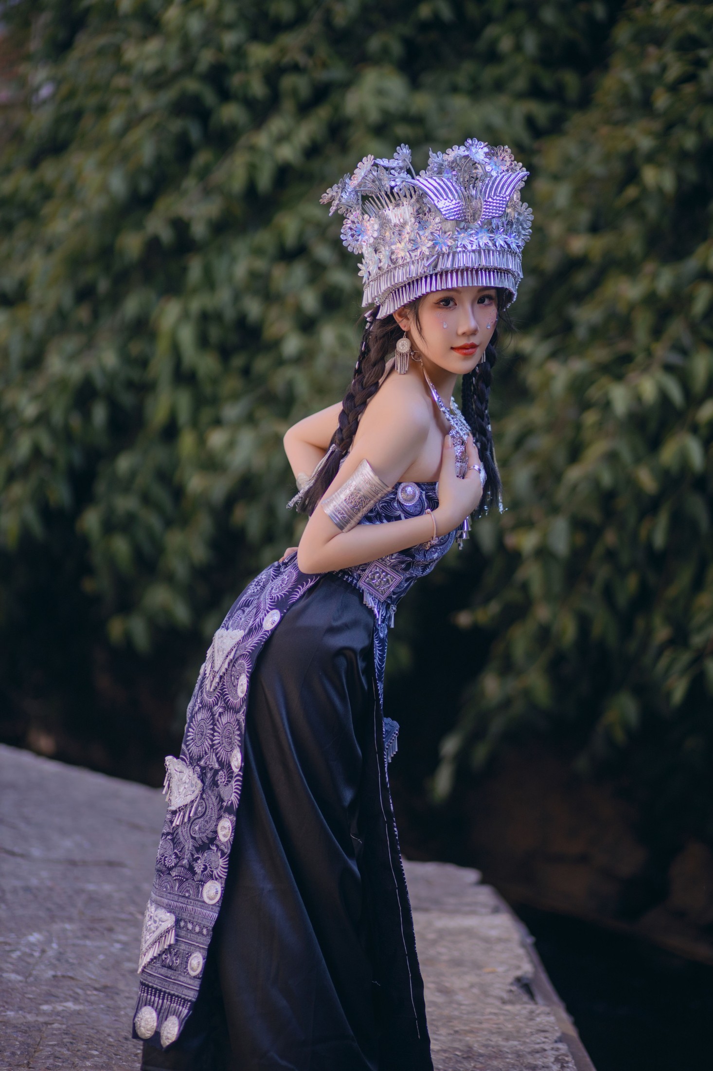 小林 – 《苗疆阿妹》[18P]