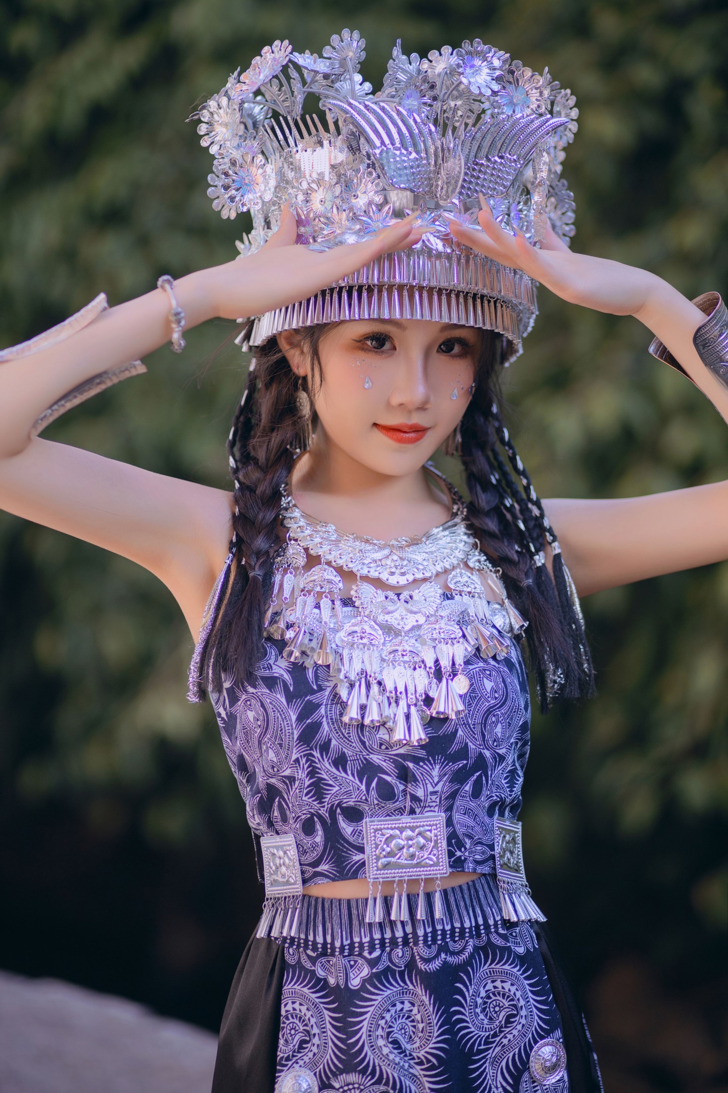 小林 – 《苗疆阿妹》[18P]