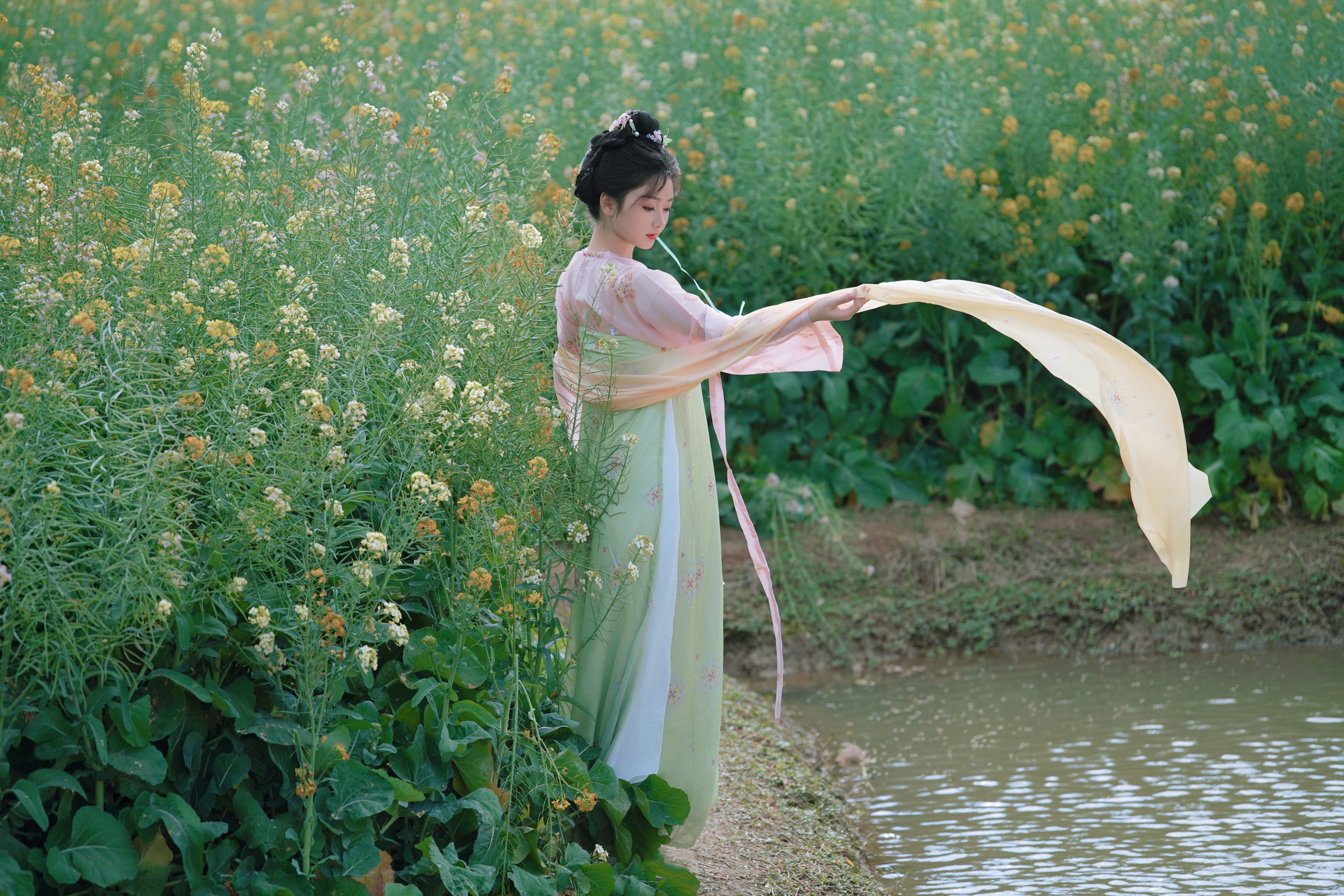 漩涡鸣子 – 《邂逅七彩花田里的仙女》[47P]