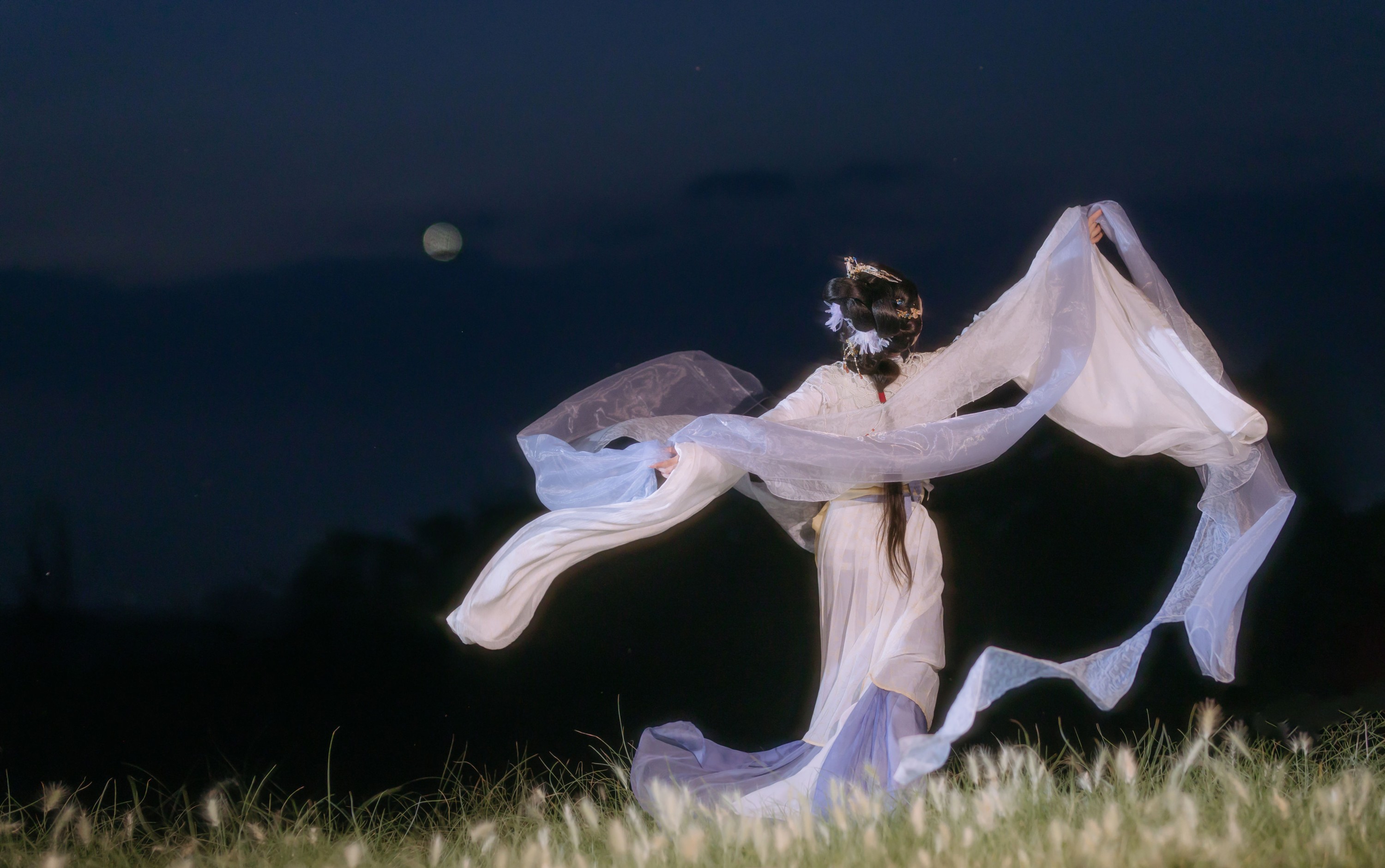 赤嫣在这里 – 《嫦娥奔月》[19P]