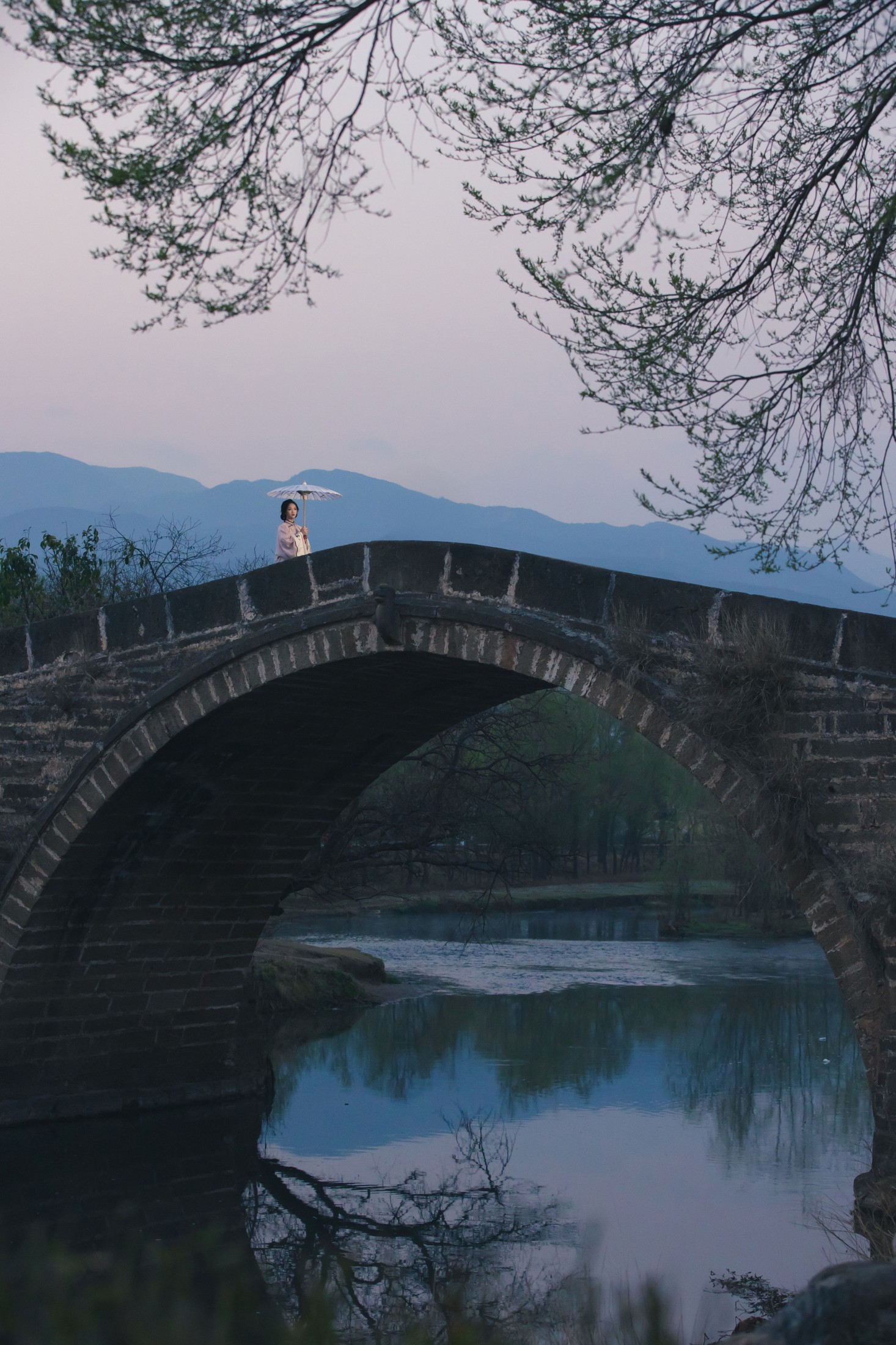 晚江亭 – 《香雾》[42P]