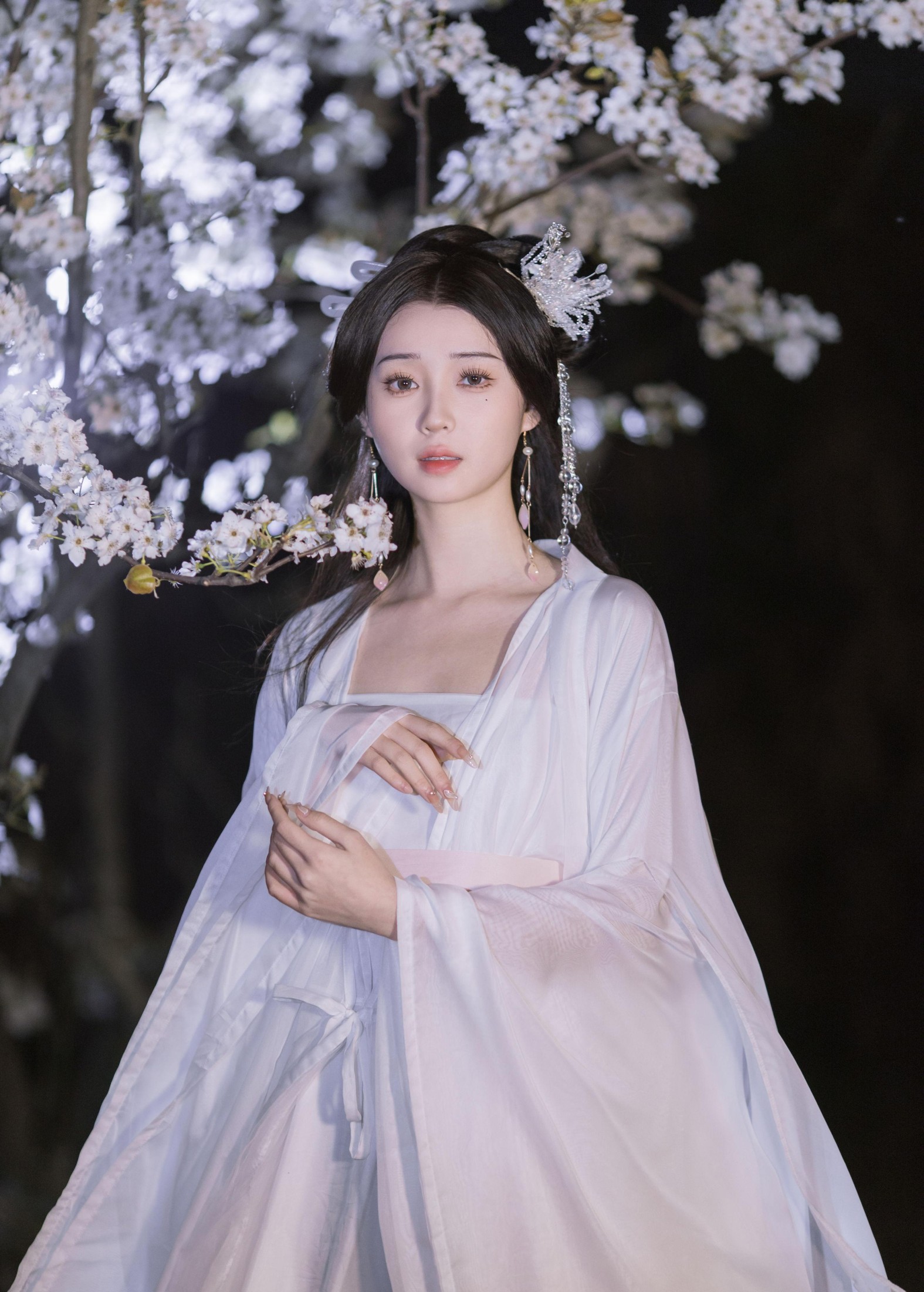 褚鸢鸢 – 《叶冰裳仿妆》[18P]