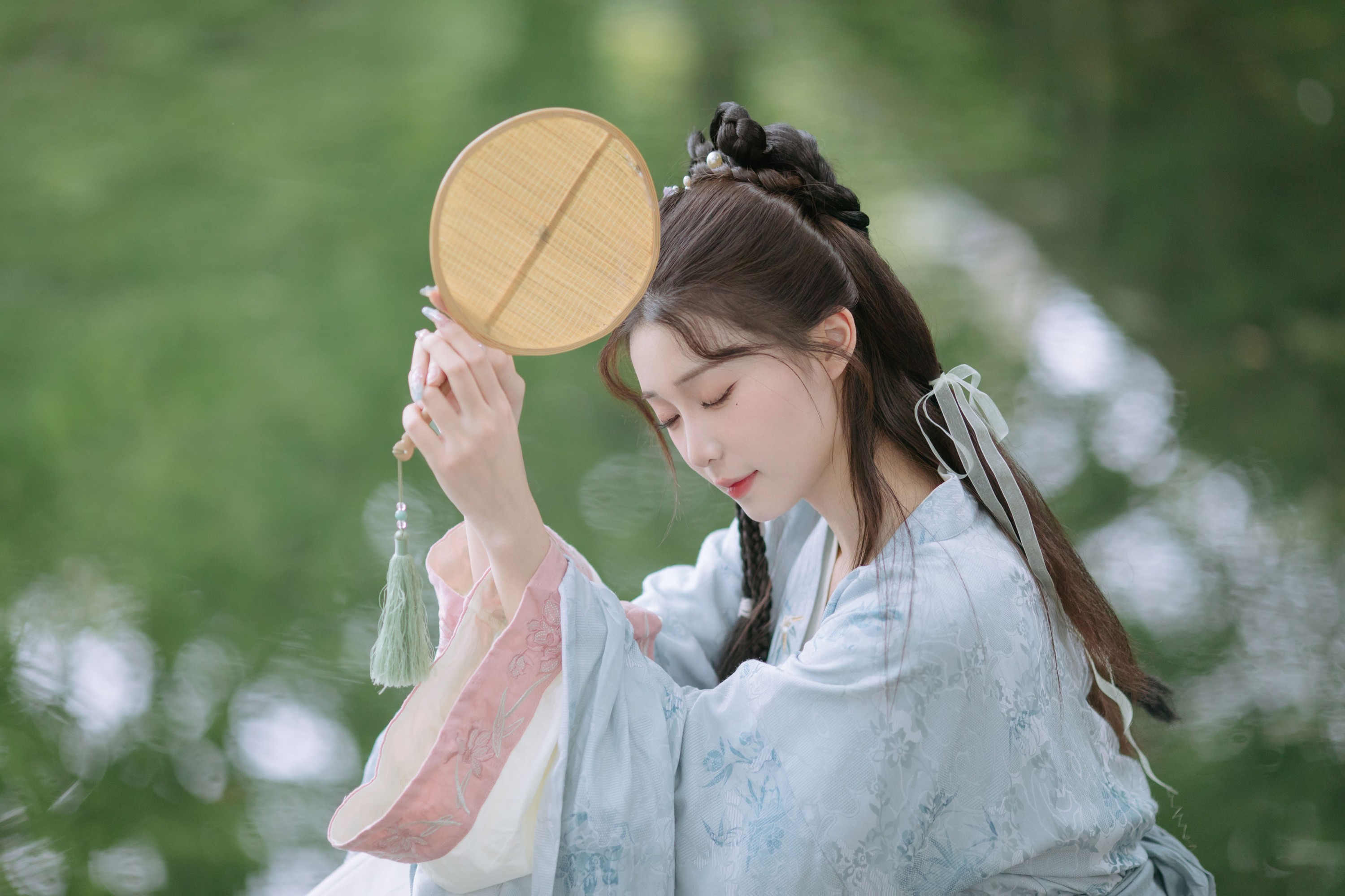 褚鸢鸢 – 《国风少女》[18P]