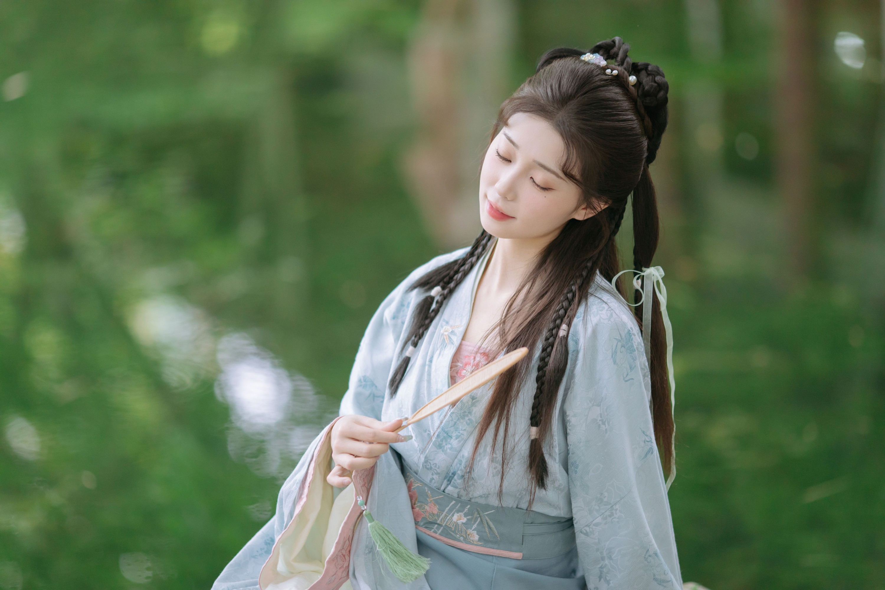 褚鸢鸢 – 《国风少女》[18P]