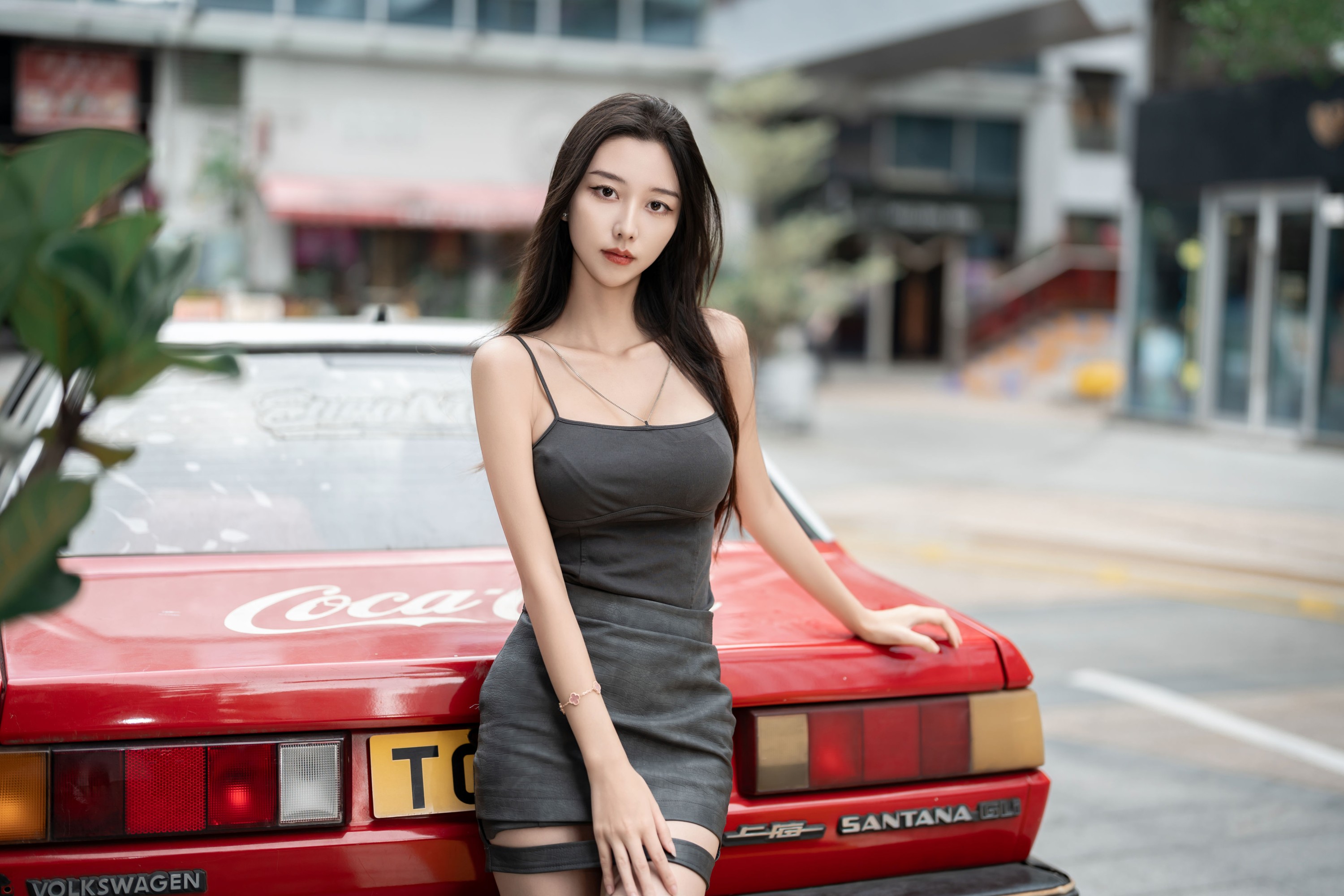 茵茵 – 《高冷性感女孩》[26P]