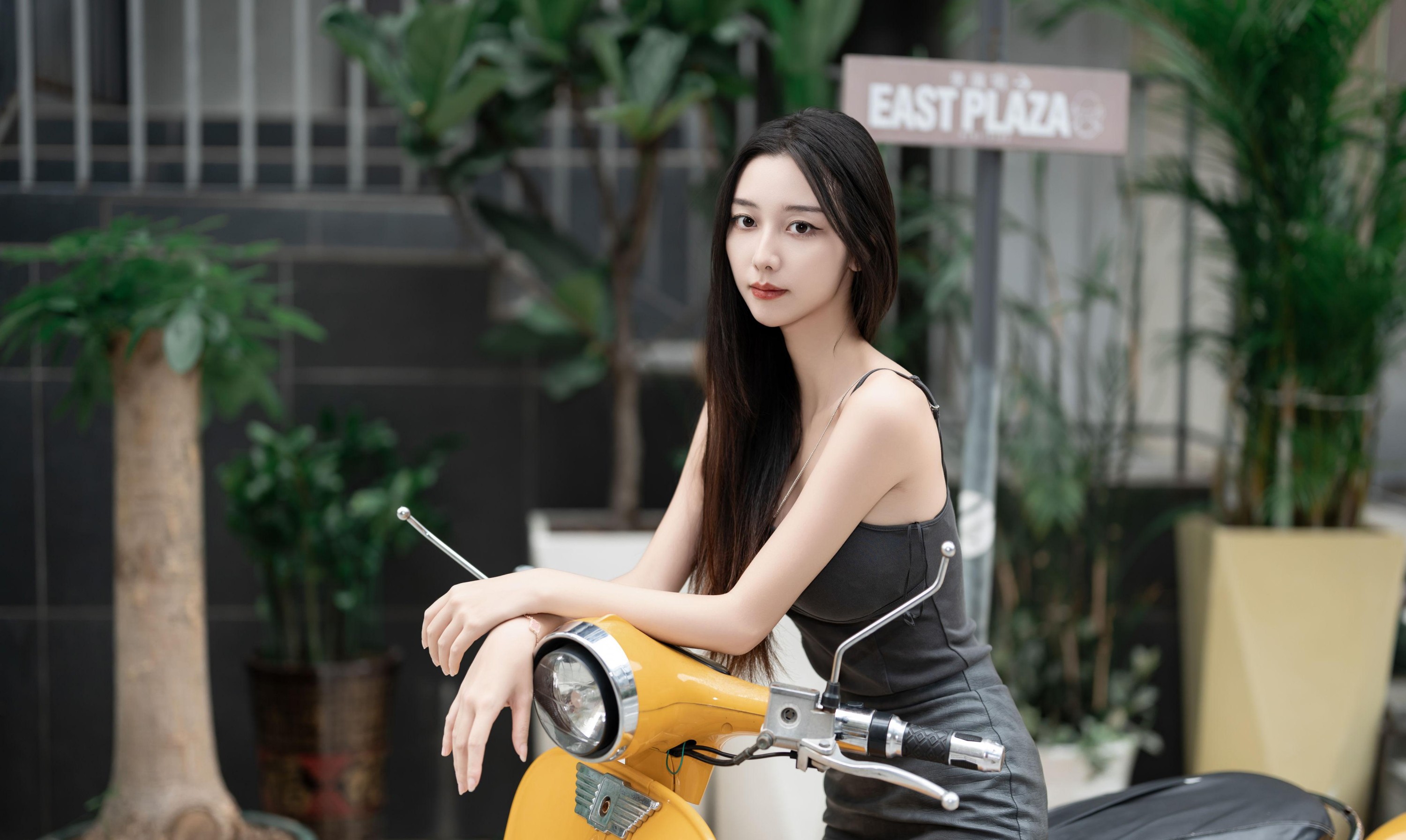 茵茵 – 《高冷性感女孩》[26P]