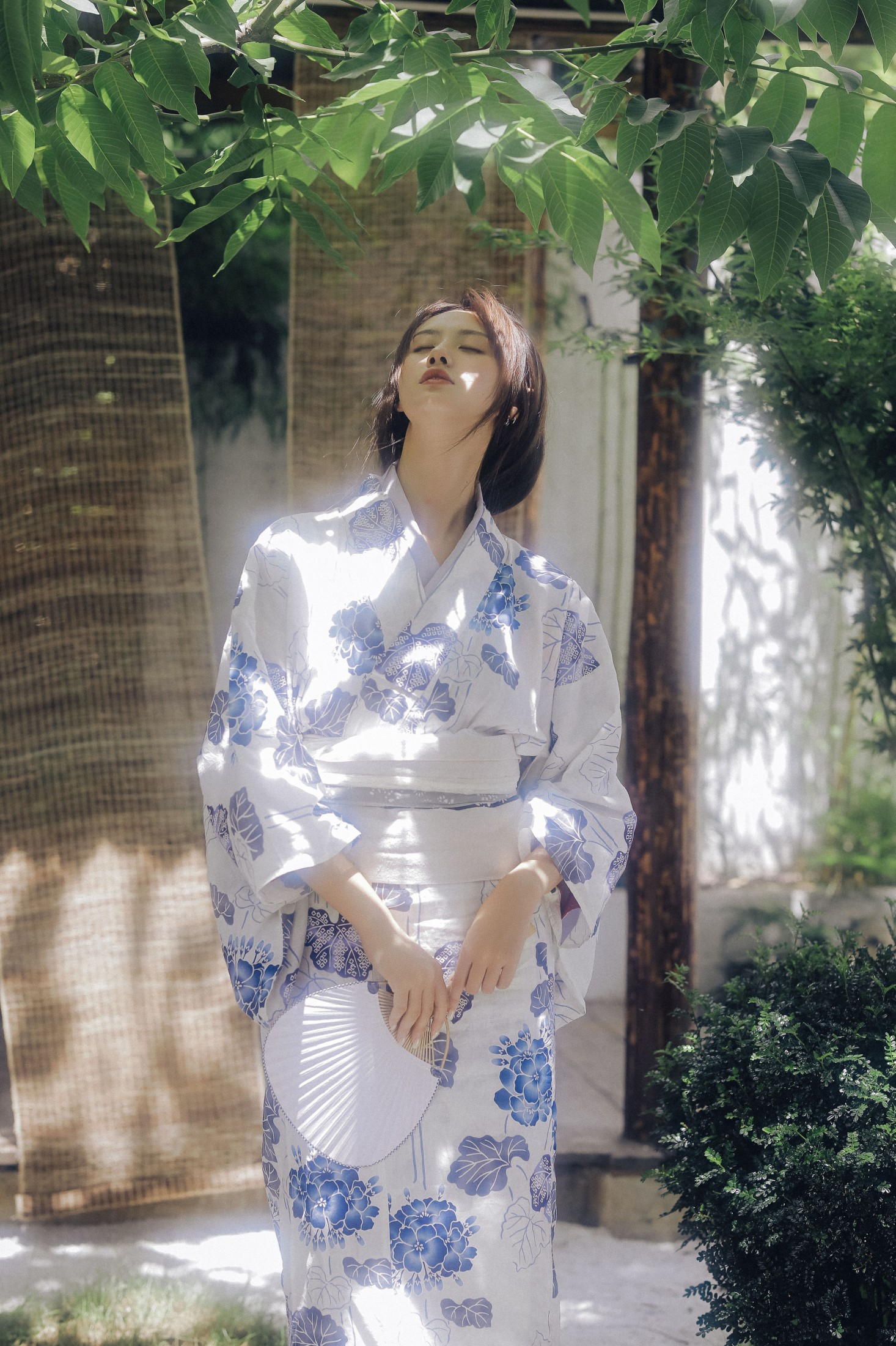 小吴 – 《她似清泉》[26P]