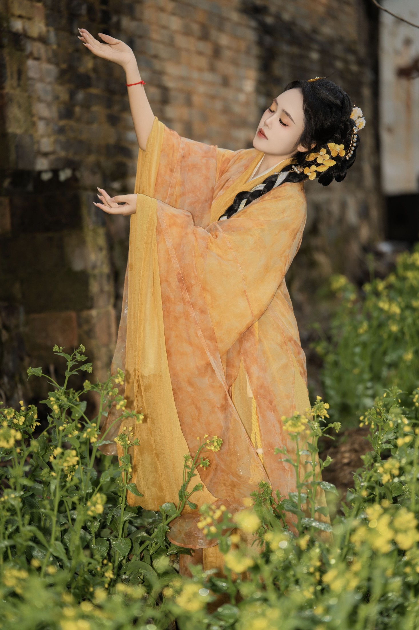 周凤琴 – 《秋雨》[24P]