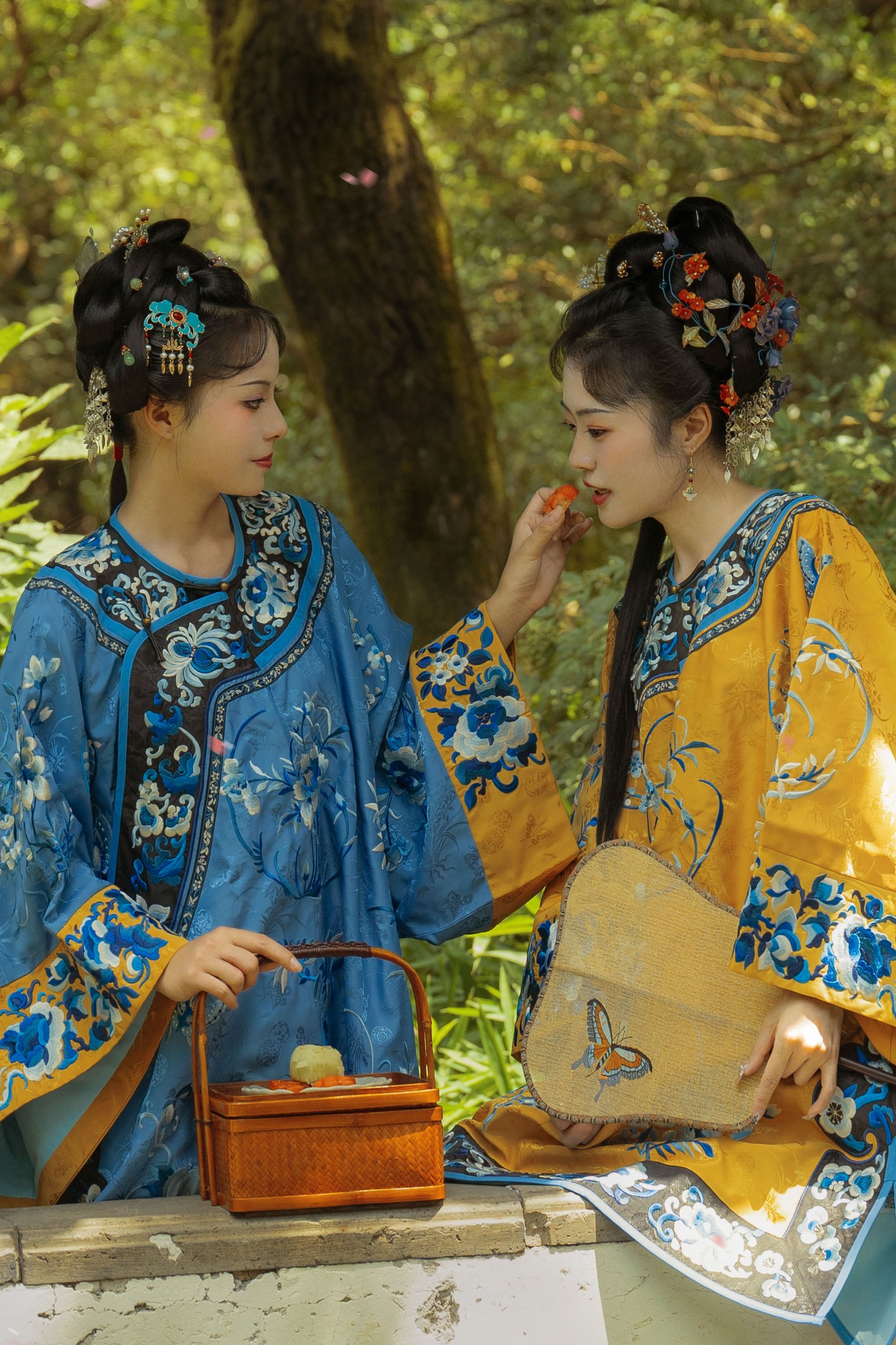 遥七不卖鸡毛菜 曦月云 – 《她和她的故事》[13P]