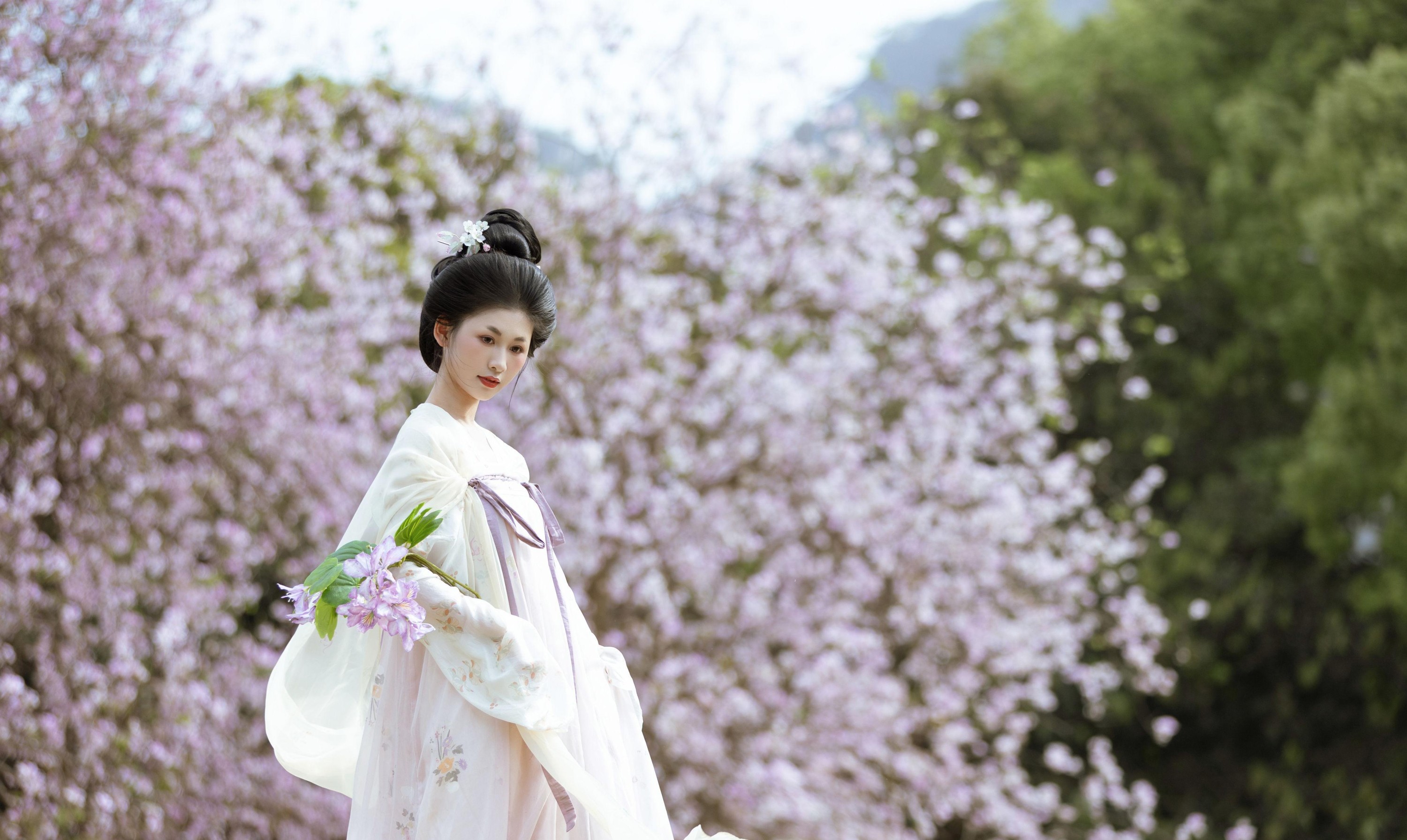 小y今天也很开心 – 《咏紫荆》[19P]