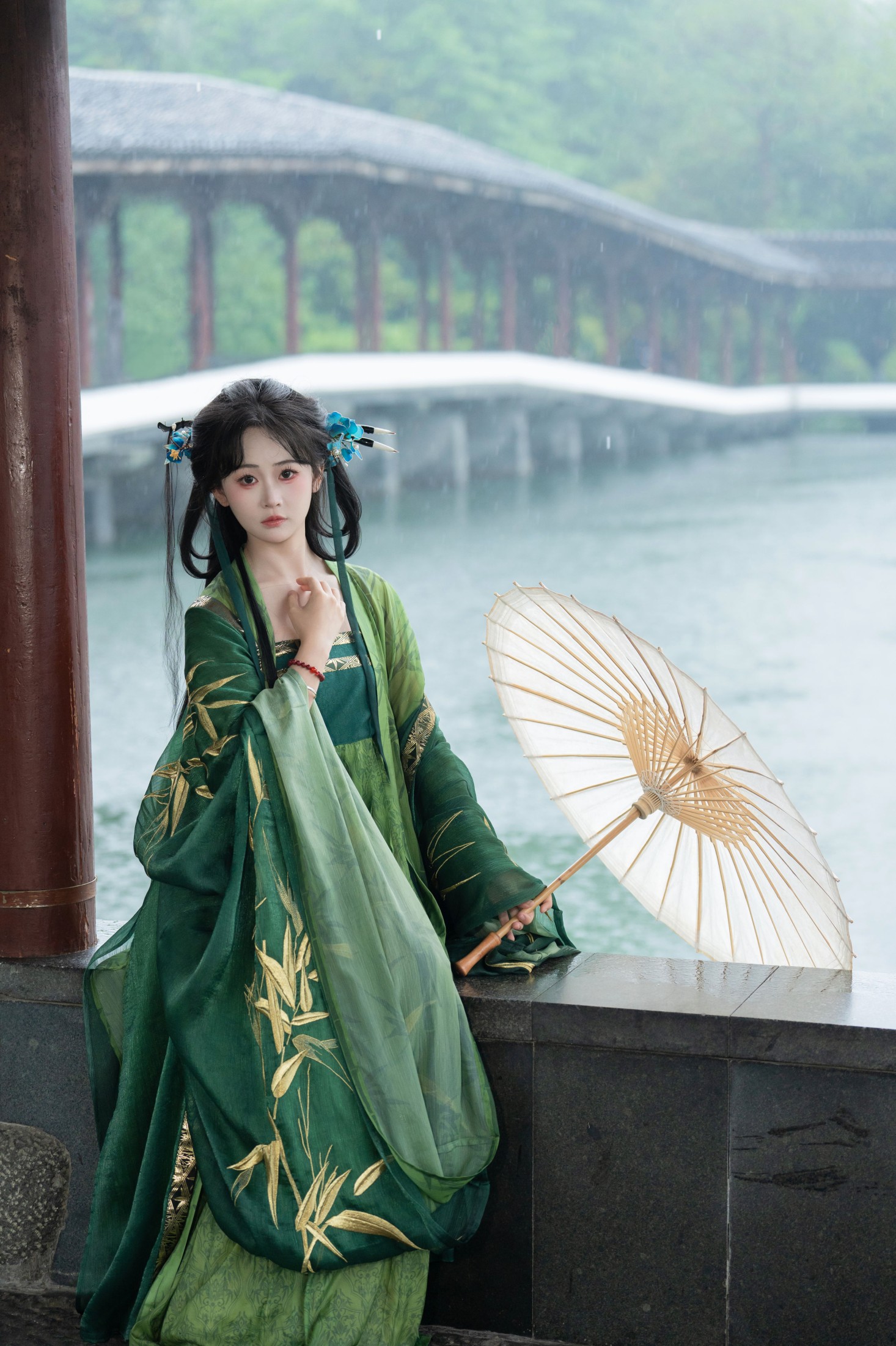 湫一只岁岁 – 《清冷》[32P]