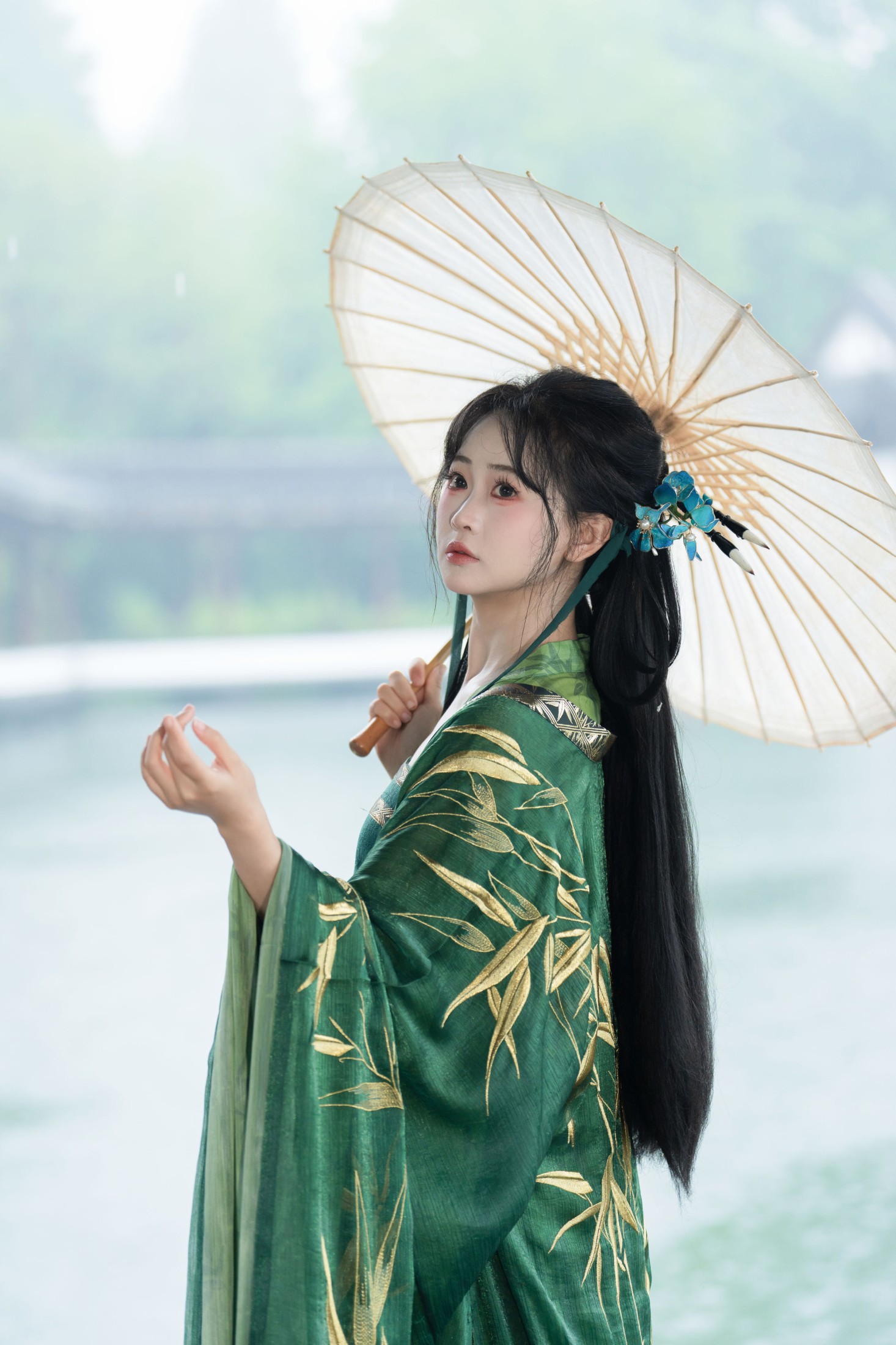 湫一只岁岁 – 《清冷》[32P]