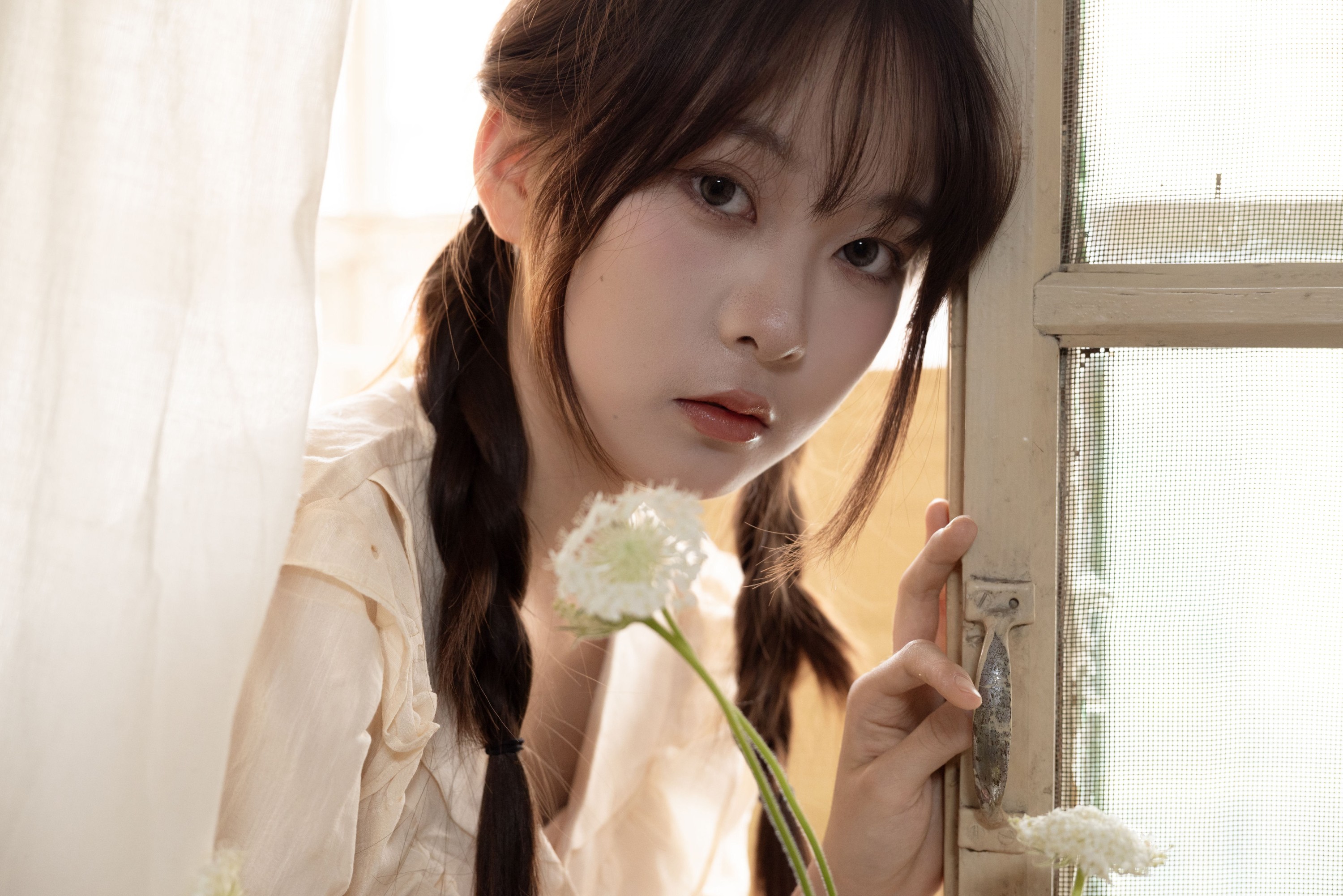 741 – 《窗外的春》[13P]