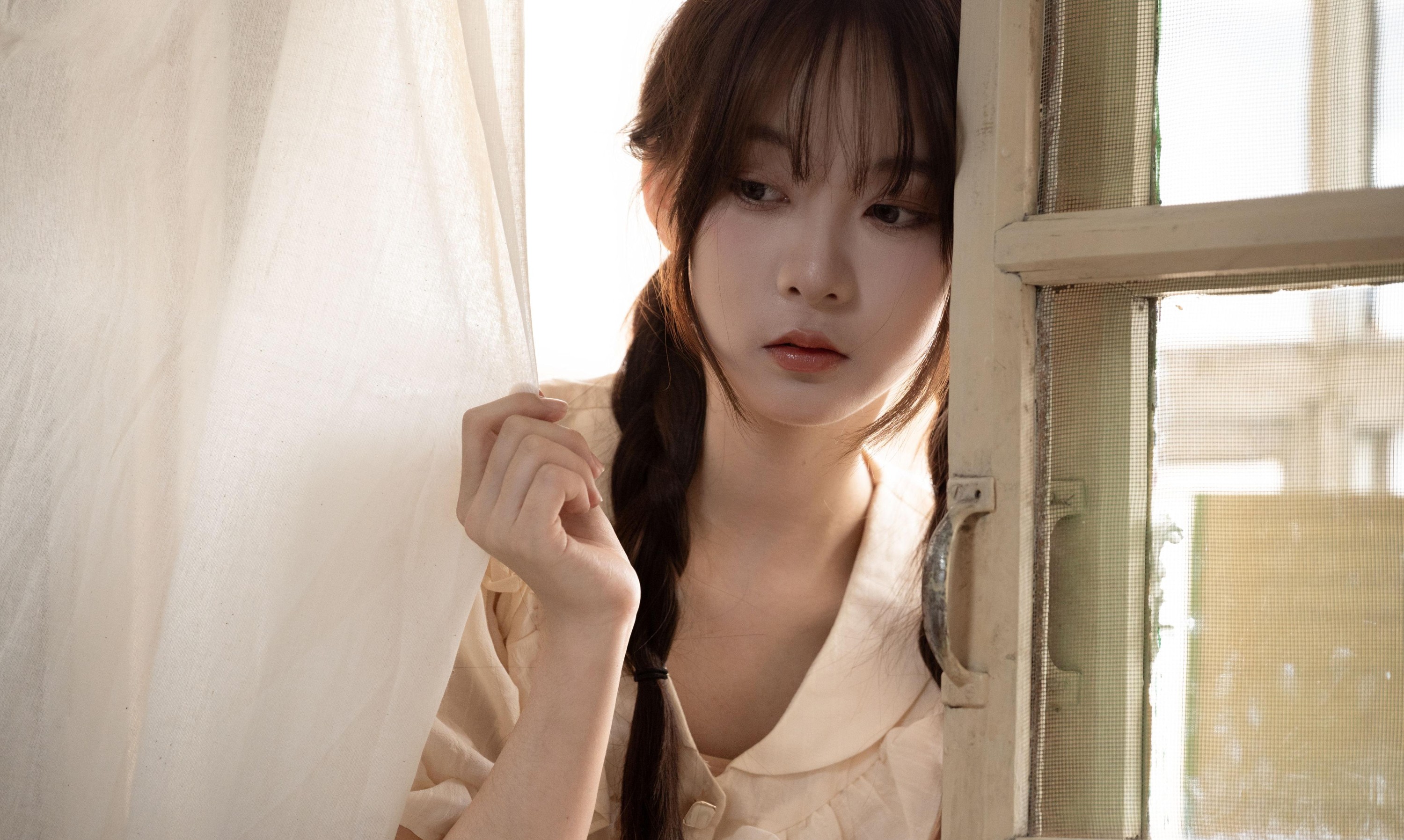 741 – 《窗外的春》[13P]