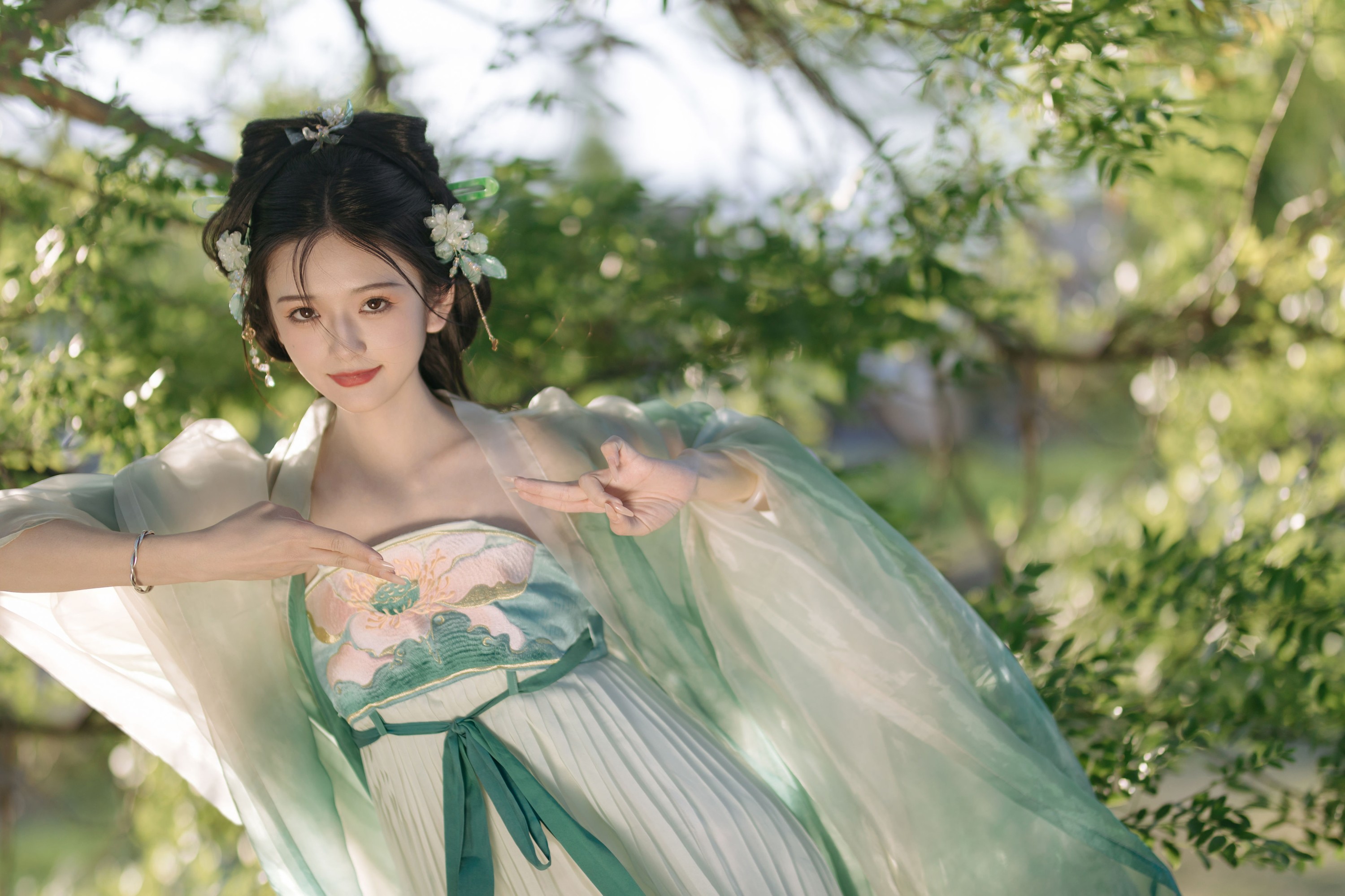 赤嫣在这里 – 《小青鸟》[19P]