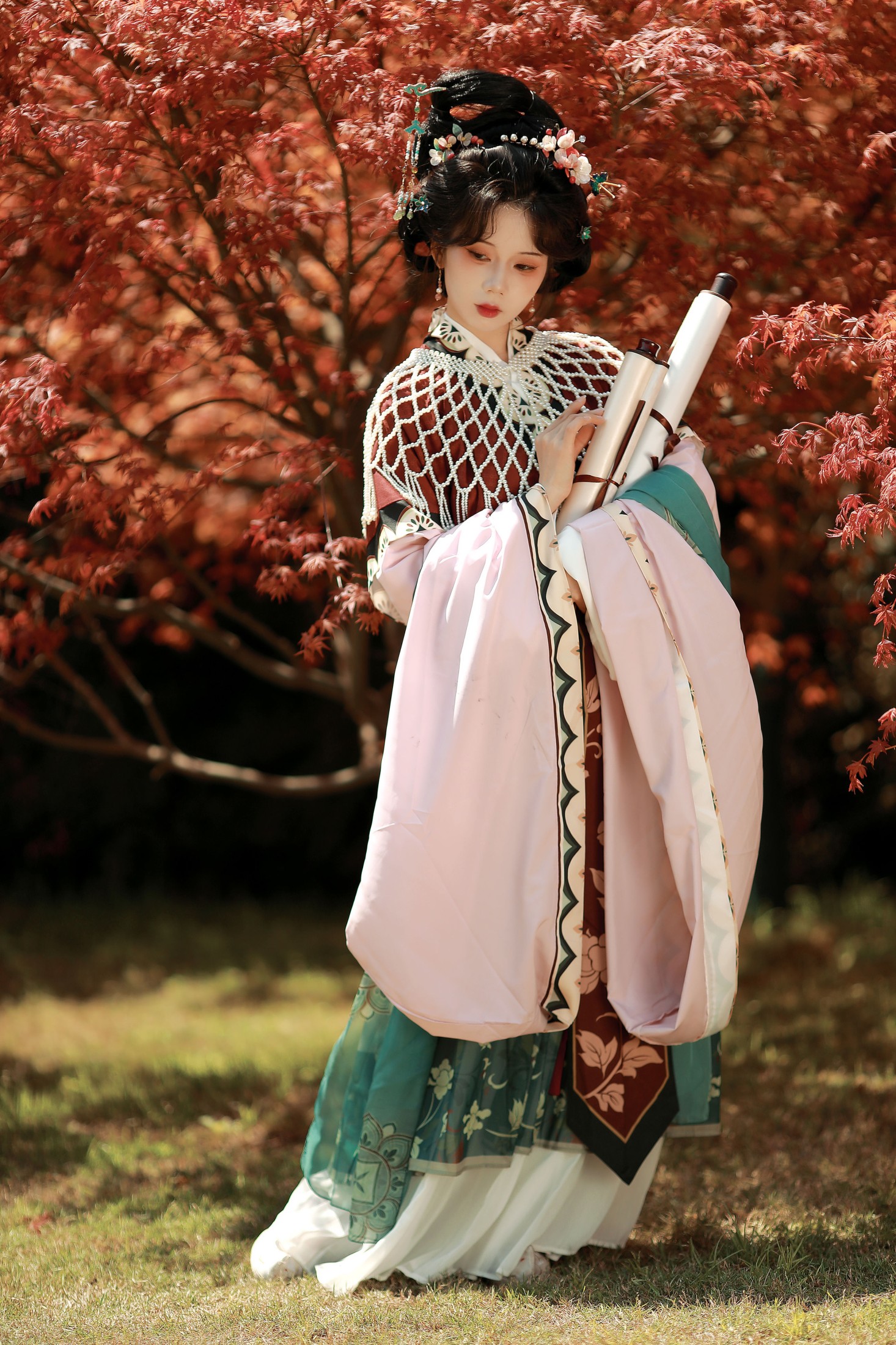 是三七呀 – 《枫叶仕女图》[15P]