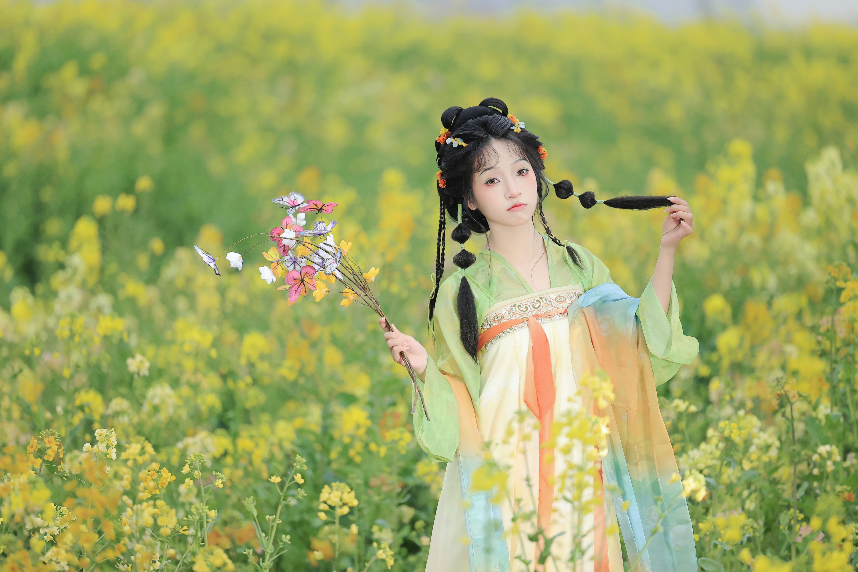 君尹兰 – 《春日之约》[18P]